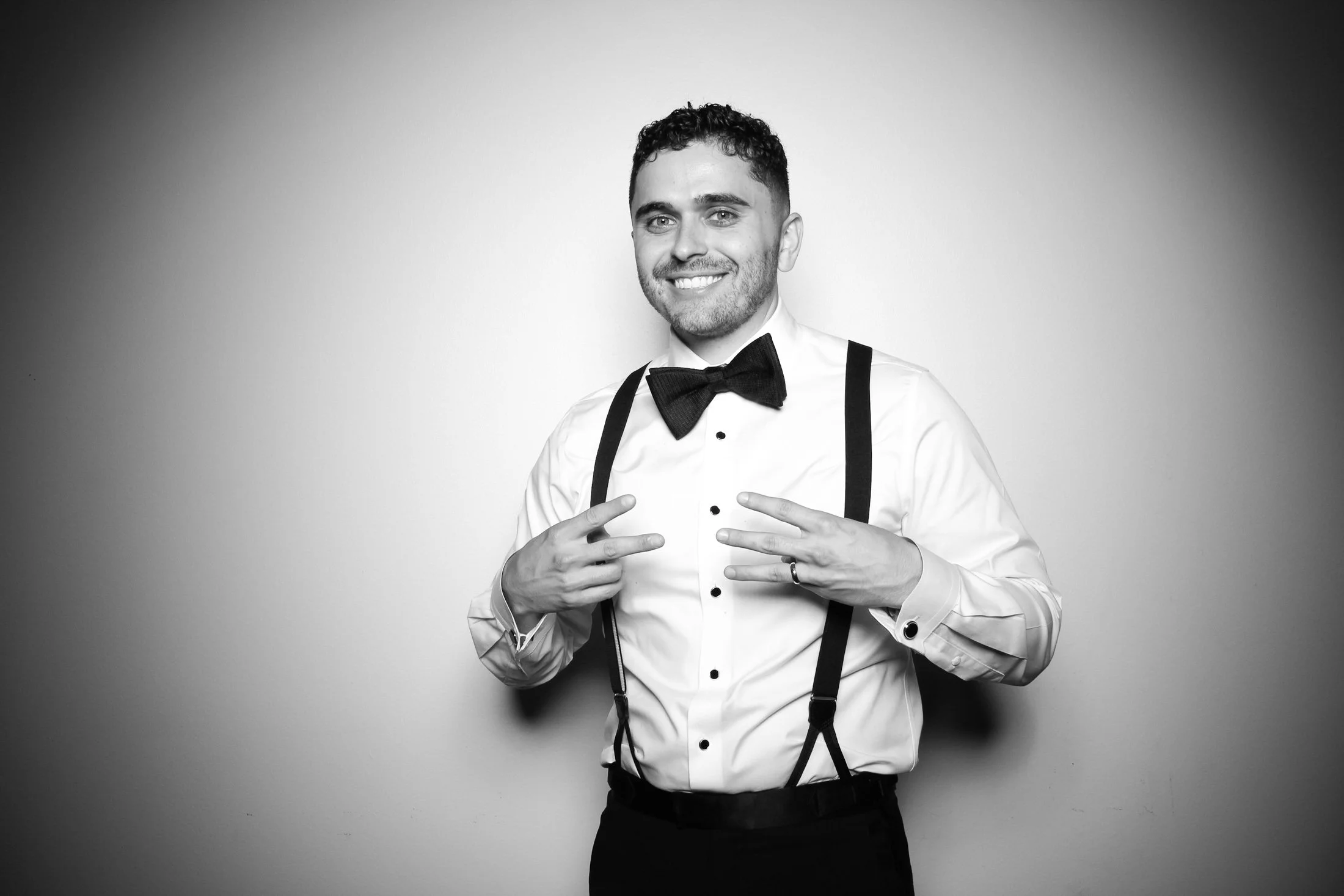 fotio-photobooth-portrait-bridgeport-arts-center-wedding-chicago-event-bw-4.jpg