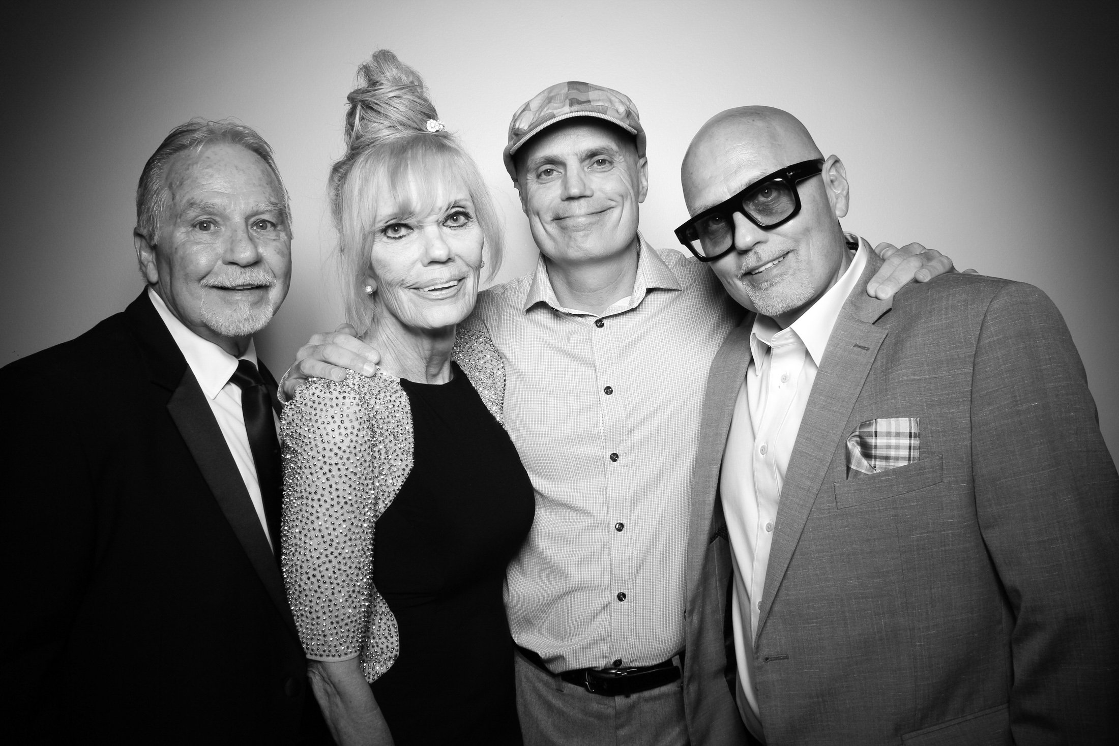 fotio-photobooth-portrait-bridgeport-arts-center-wedding-chicago-event-bw-7.jpg