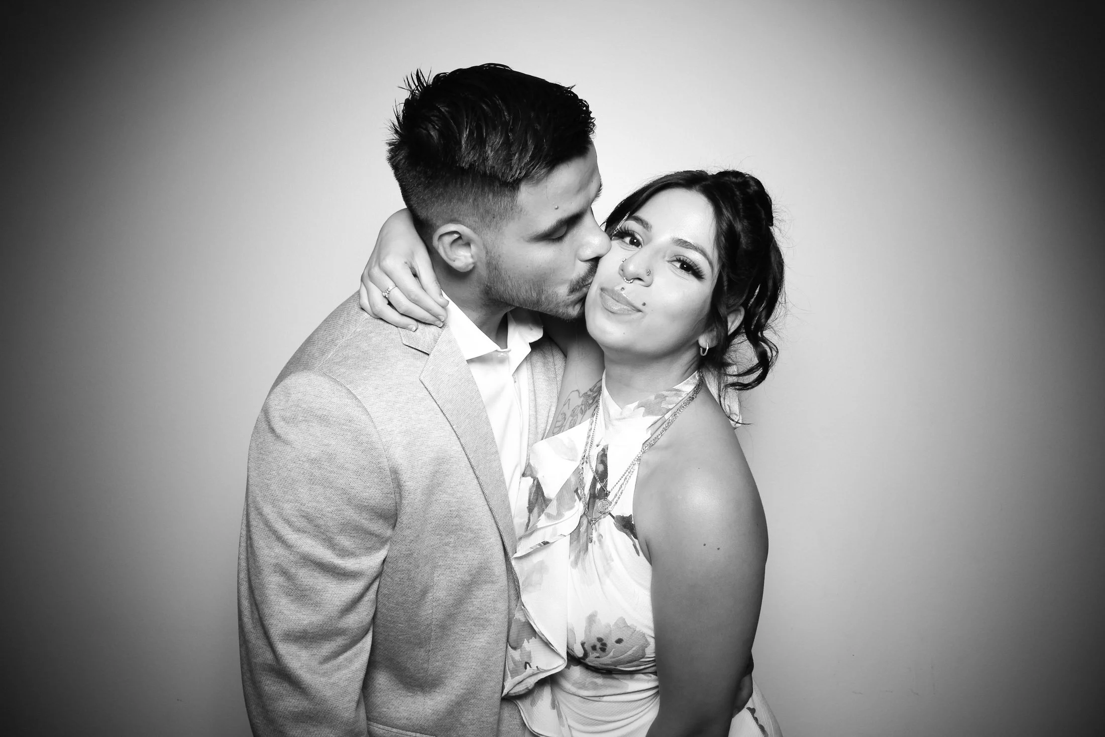 fotio-photobooth-portrait-bridgeport-arts-center-wedding-chicago-event-bw-9.jpg