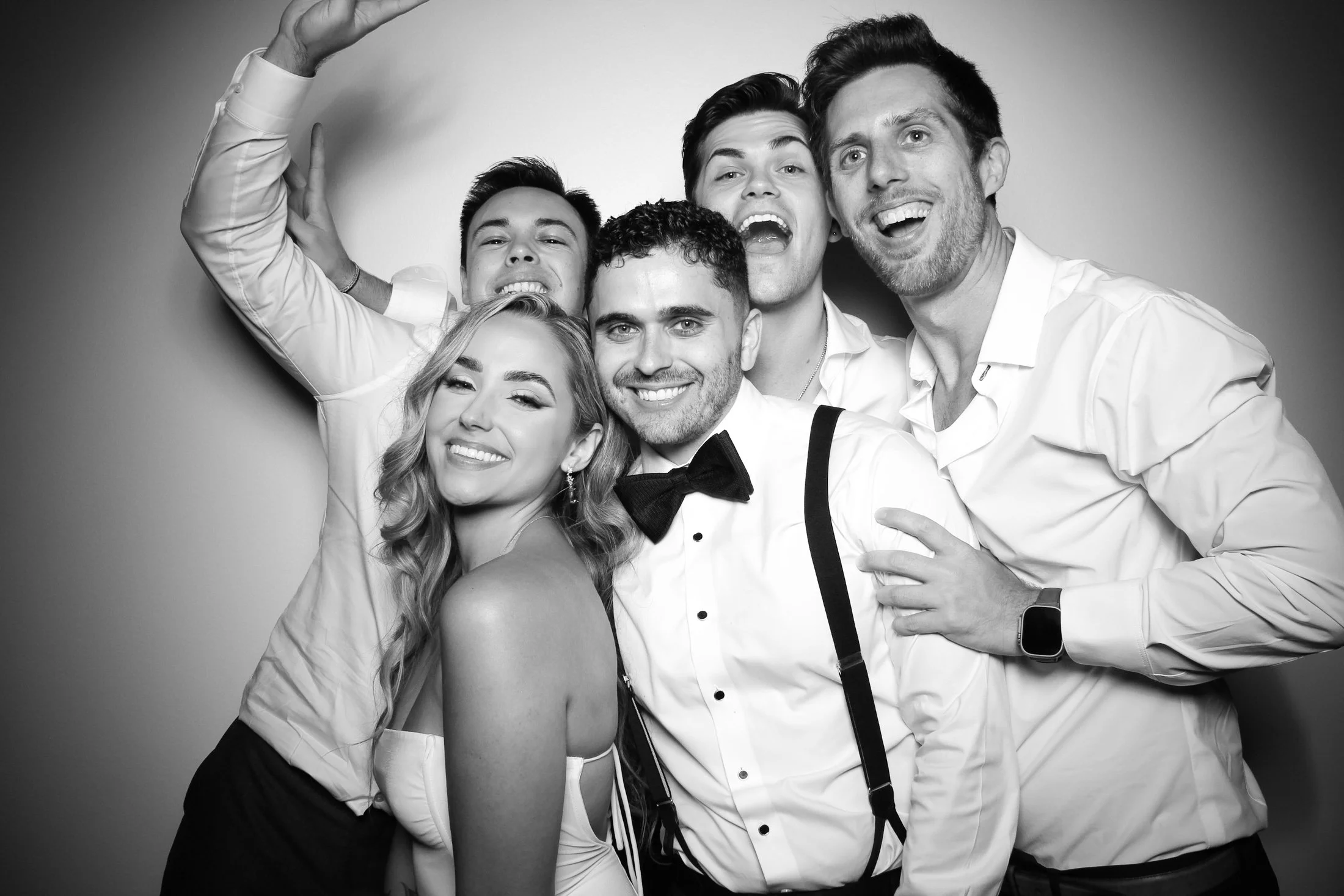 fotio-photobooth-portrait-bridgeport-arts-center-wedding-chicago-event-bw-11.jpg