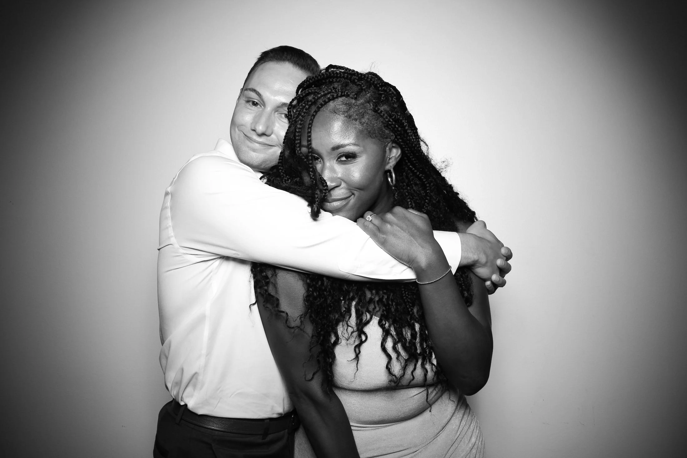 fotio-photobooth-portrait-bridgeport-arts-center-wedding-chicago-event-bw-13.jpg