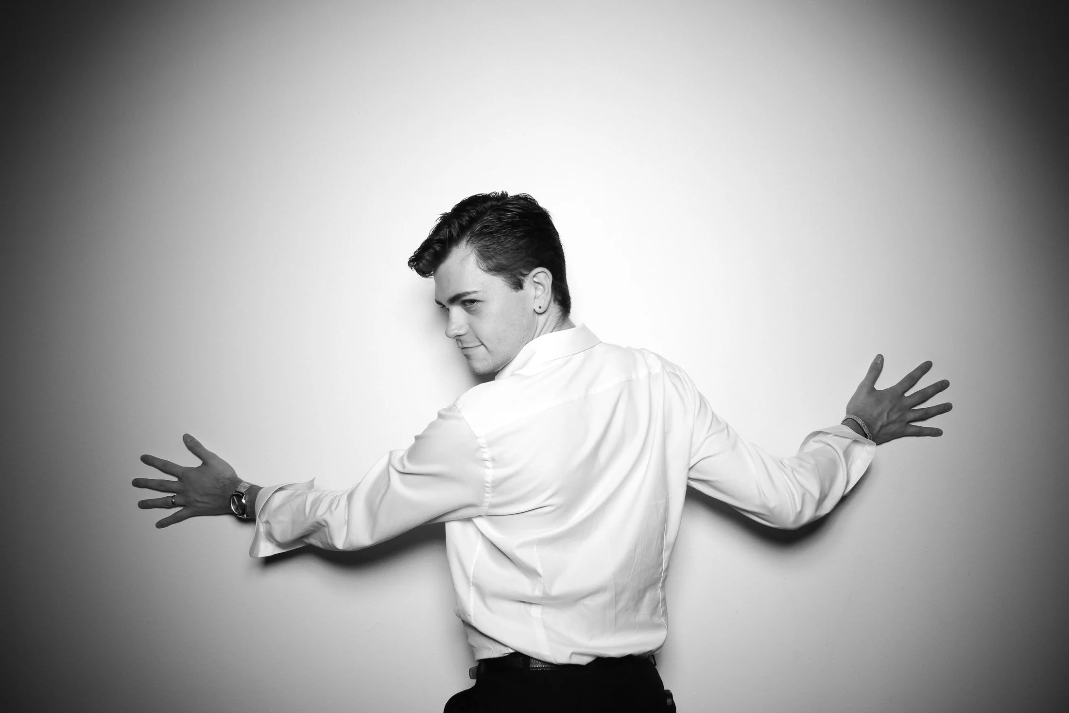 fotio-photobooth-portrait-bridgeport-arts-center-wedding-chicago-event-bw-22.jpg