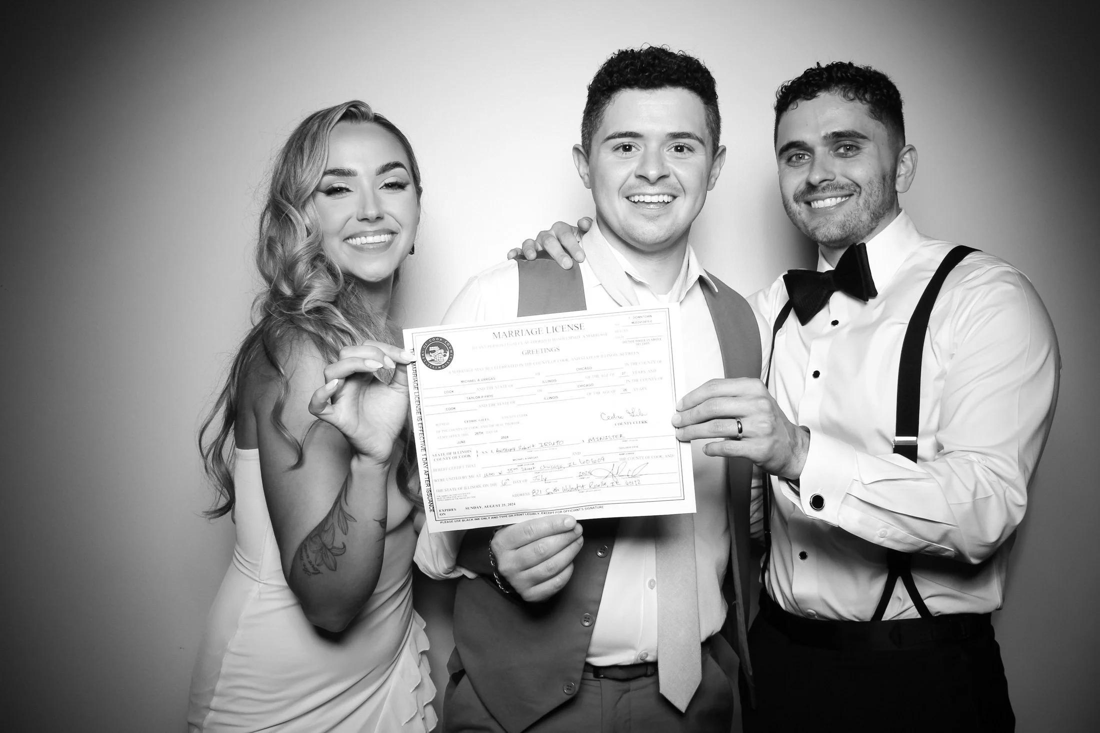fotio-photobooth-portrait-bridgeport-arts-center-wedding-chicago-event-bw-25.jpg
