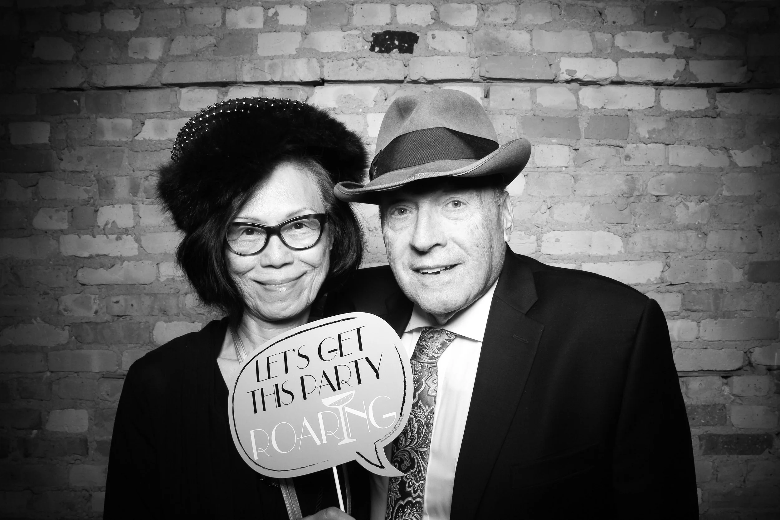 Fotio_Photobooth_Chicago_Fundraiser_Gala_Pets_Senior_Paws_Animals_Fun_Good_Cause_Elgin_Highland_Loft_Suburbs_04.jpg