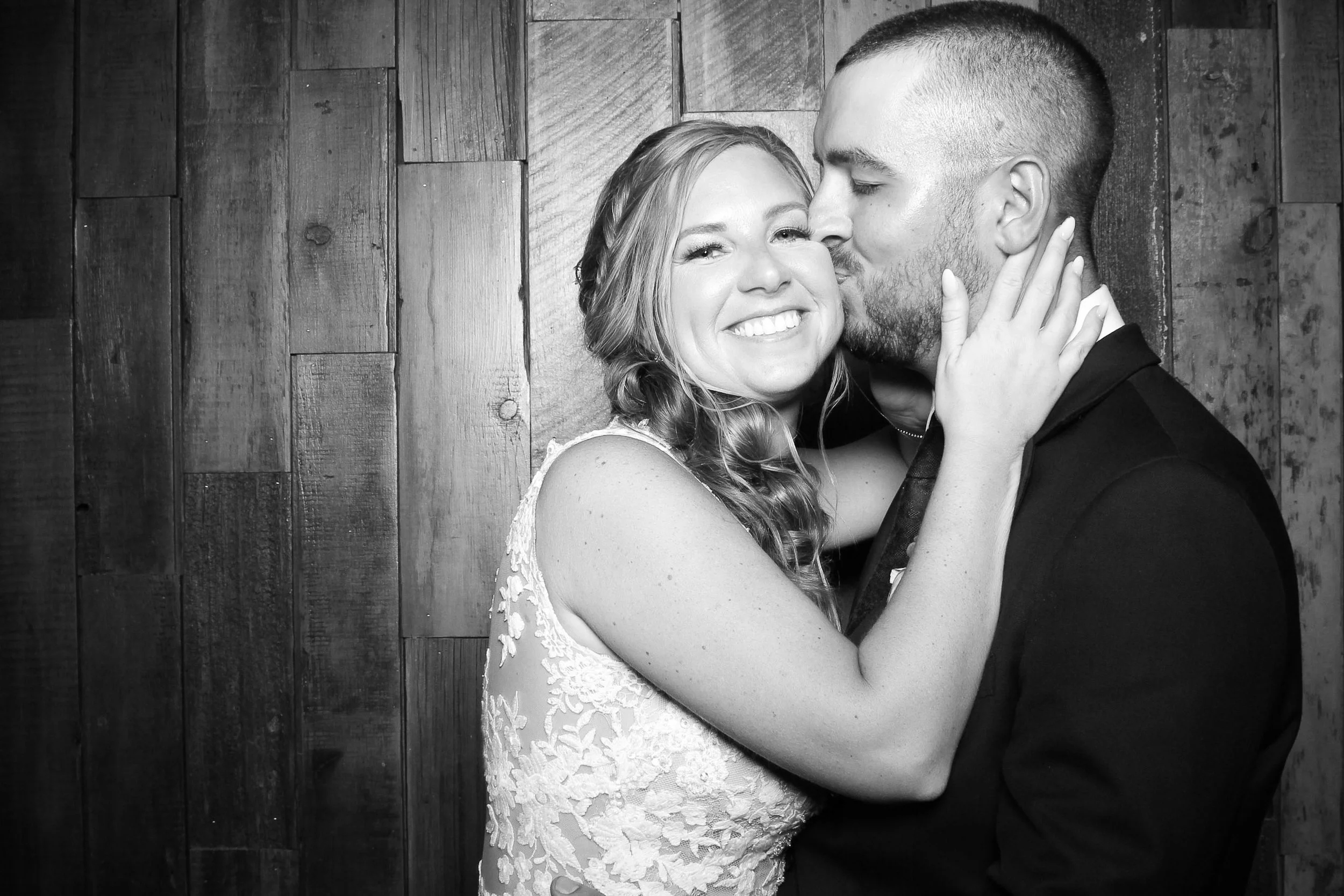 fotio-photobooth-bw-wedding-2.jpg