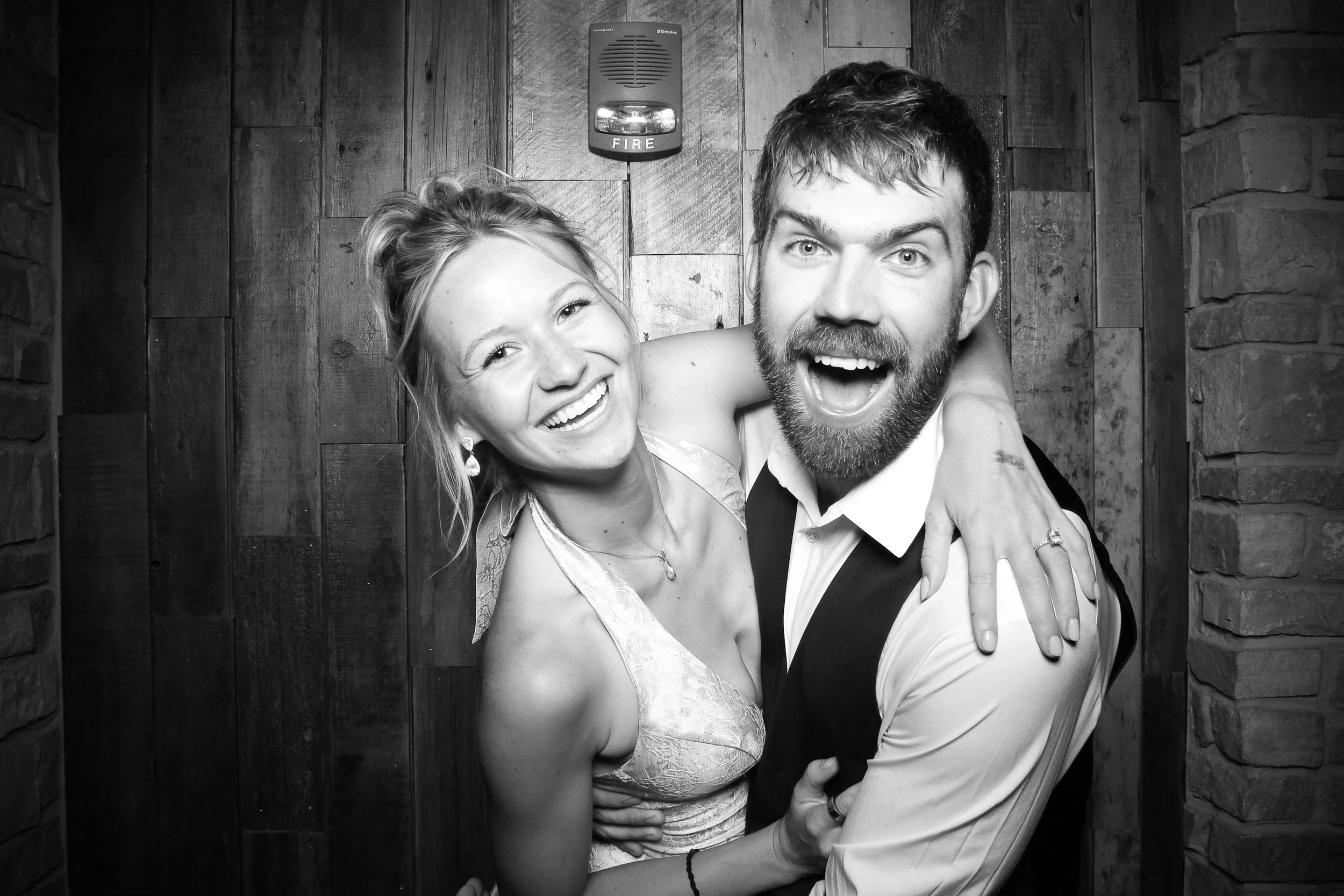 fotio-photobooth-bw-wedding-8.jpg
