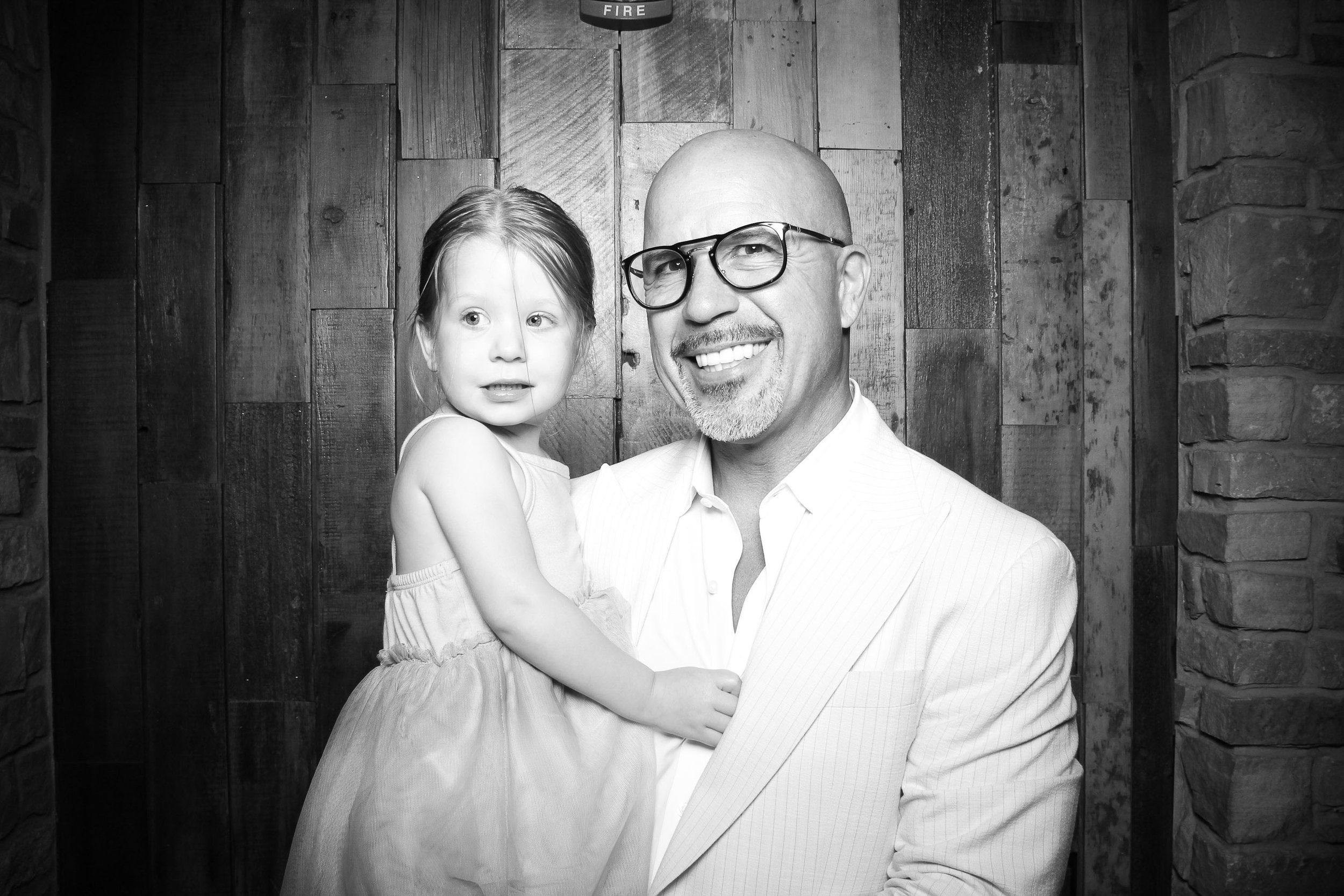 fotio-photobooth-bw-wedding-9.jpg