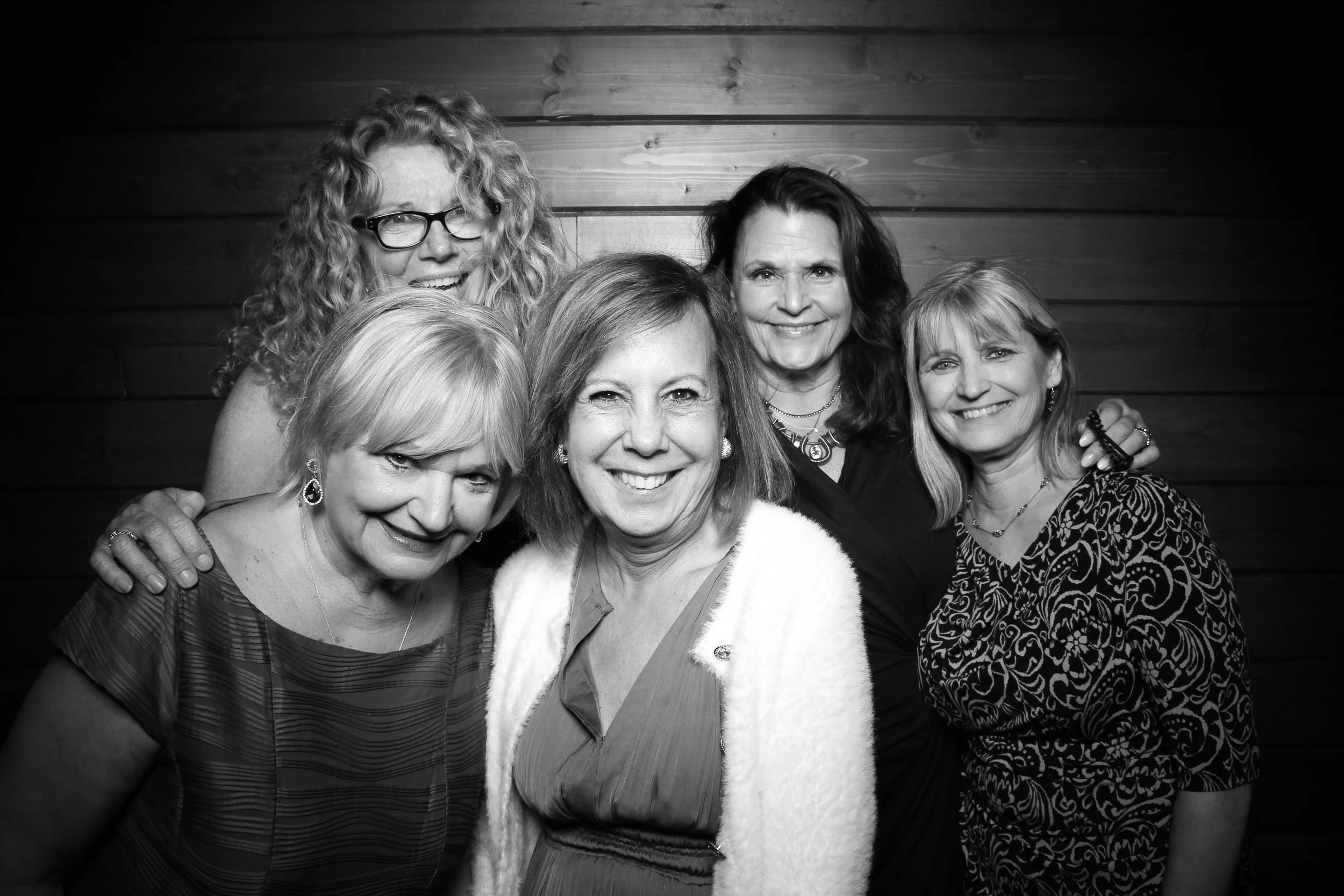 Fotio_Photo_Booth_Wedding_Rockton_Illinois_Northern_Barn_Orchard_Wedding_Rustic_Family_Fun_22.jpg