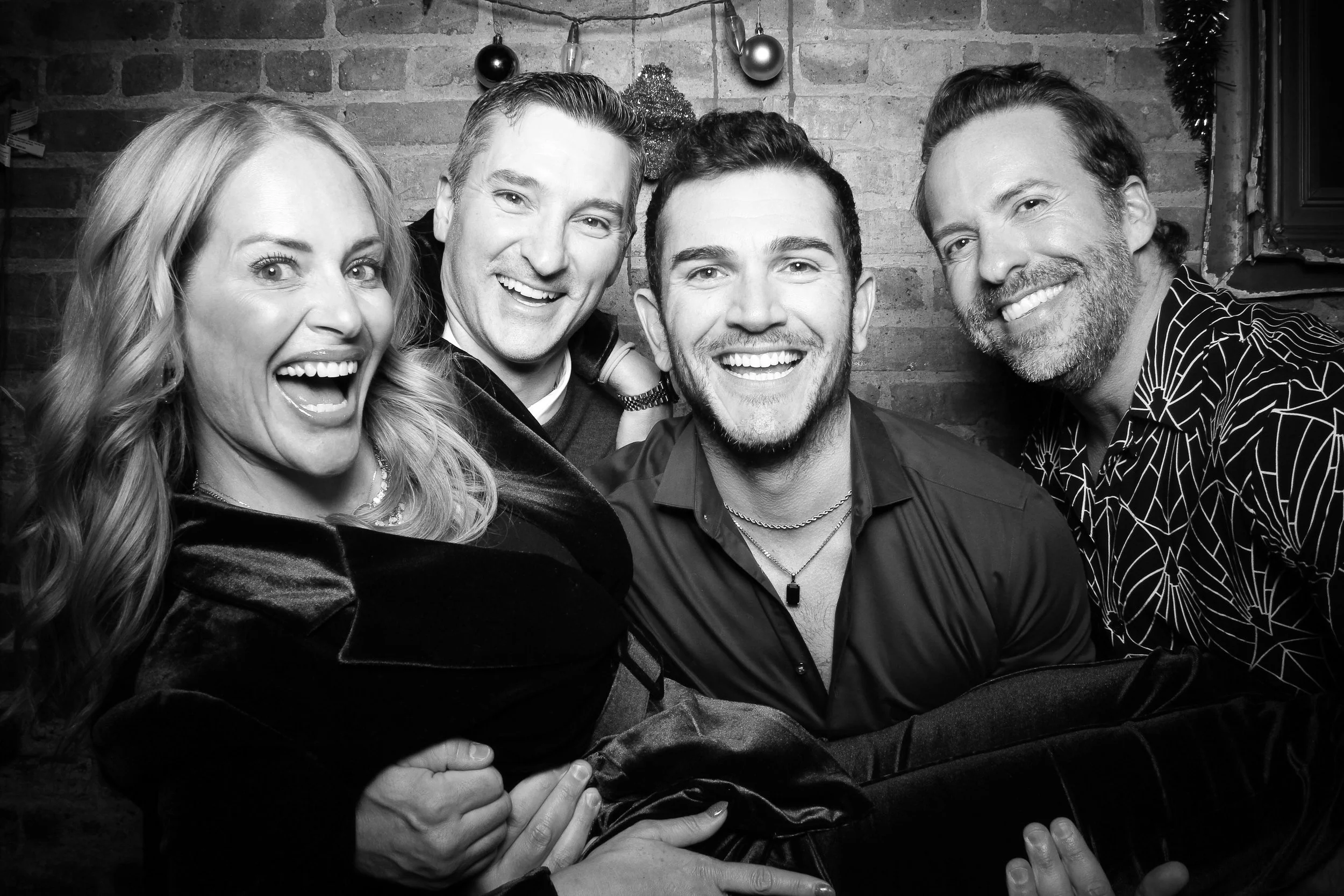 fotio-chicago-photobooth-vintage-bw--8.jpg