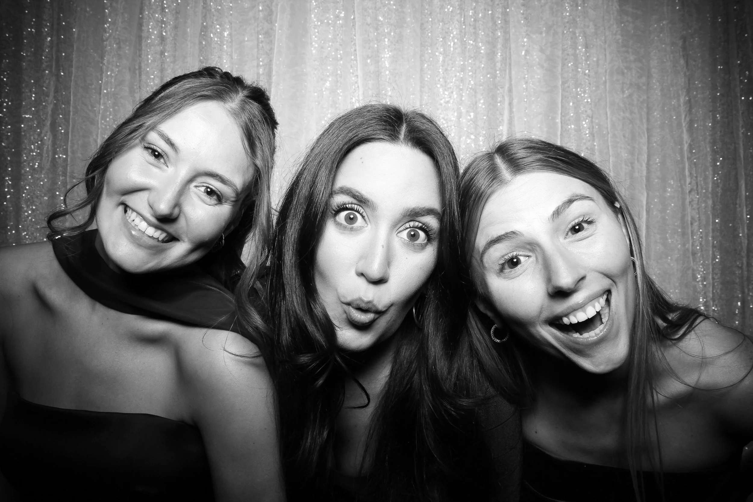 fotio-chicago-photobooth-vintage-bw--6.jpg
