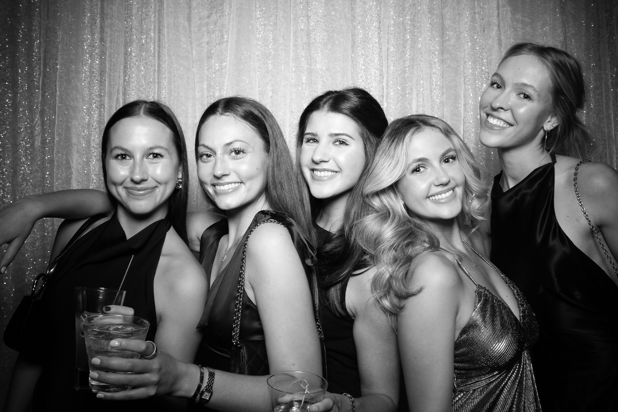 fotio-chicago-photobooth-vintage-bw--10.jpg