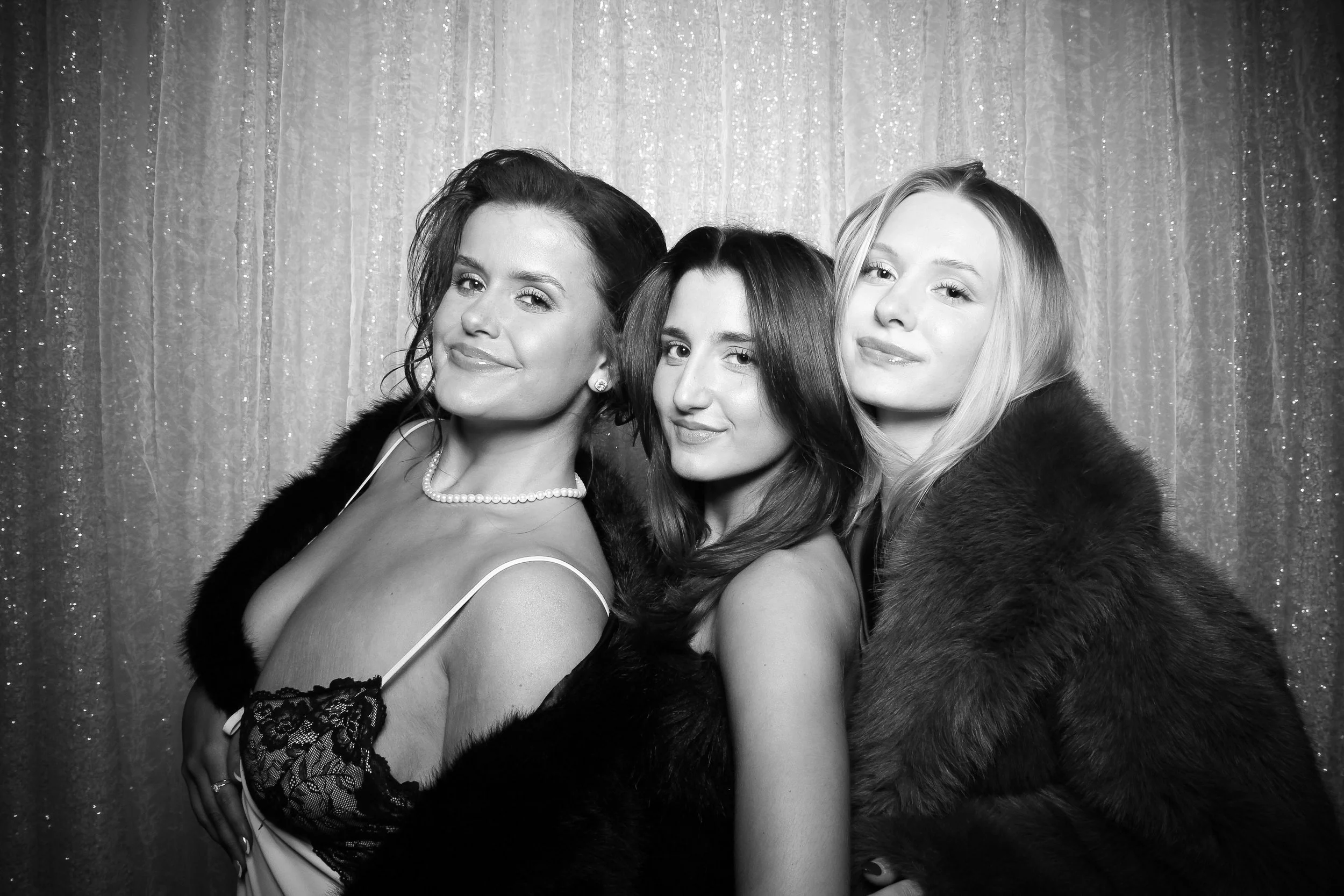 fotio-chicago-photobooth-vintage-bw--16.jpg