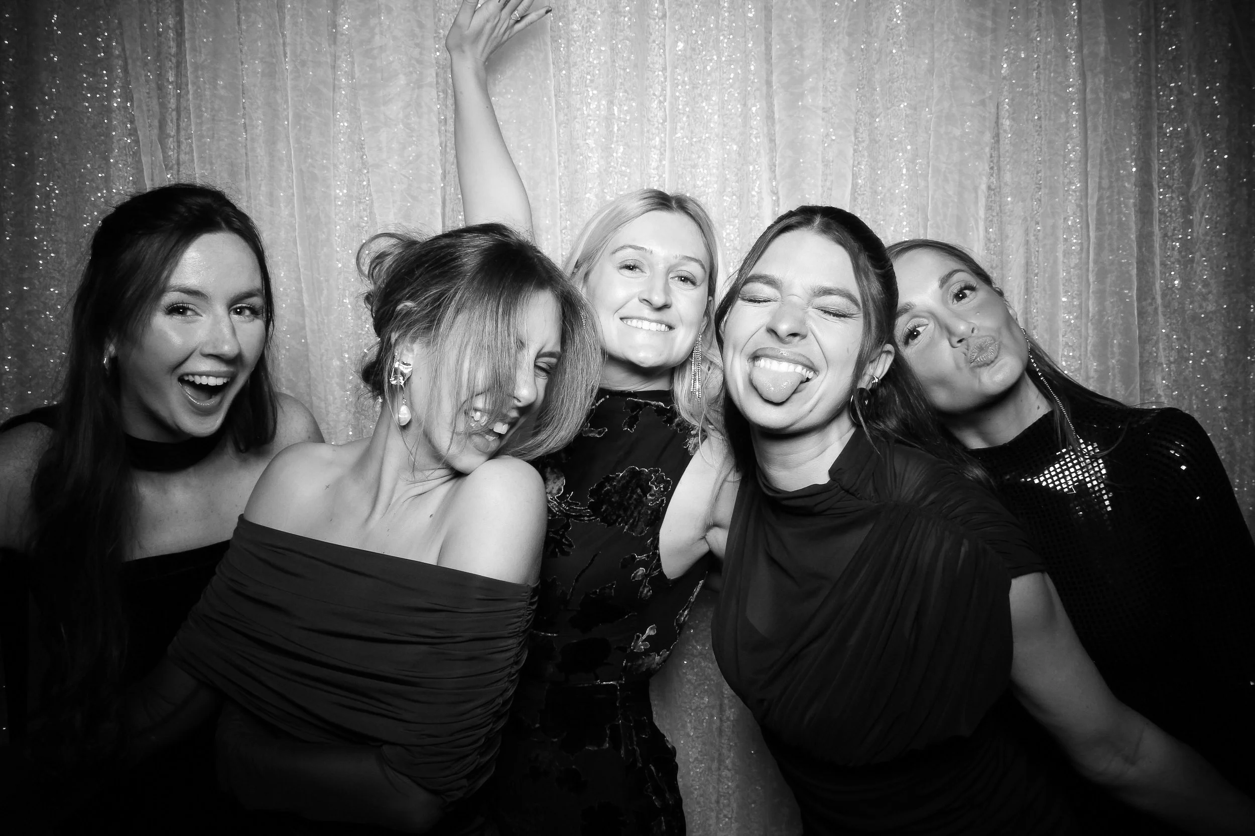 fotio-chicago-photobooth-vintage-bw--17.jpg
