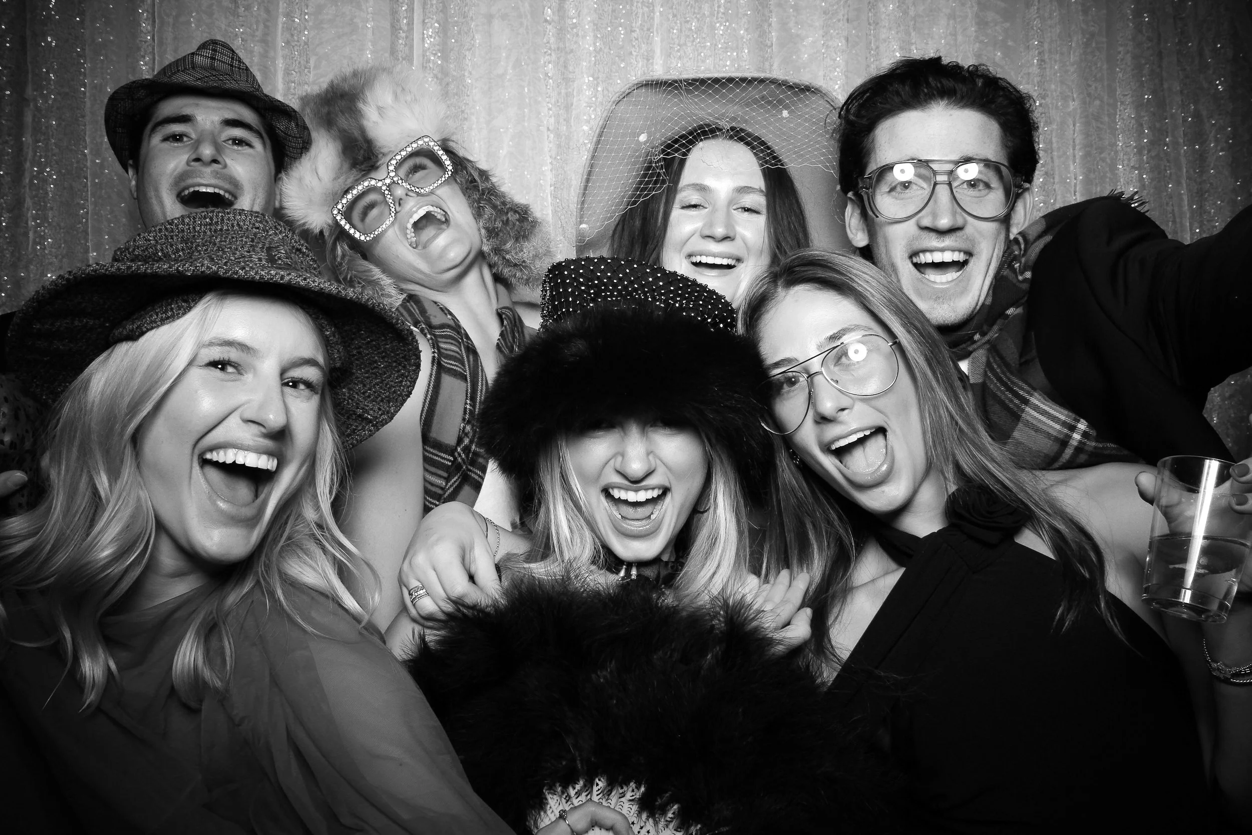 fotio-chicago-photobooth-vintage-bw--21.jpg