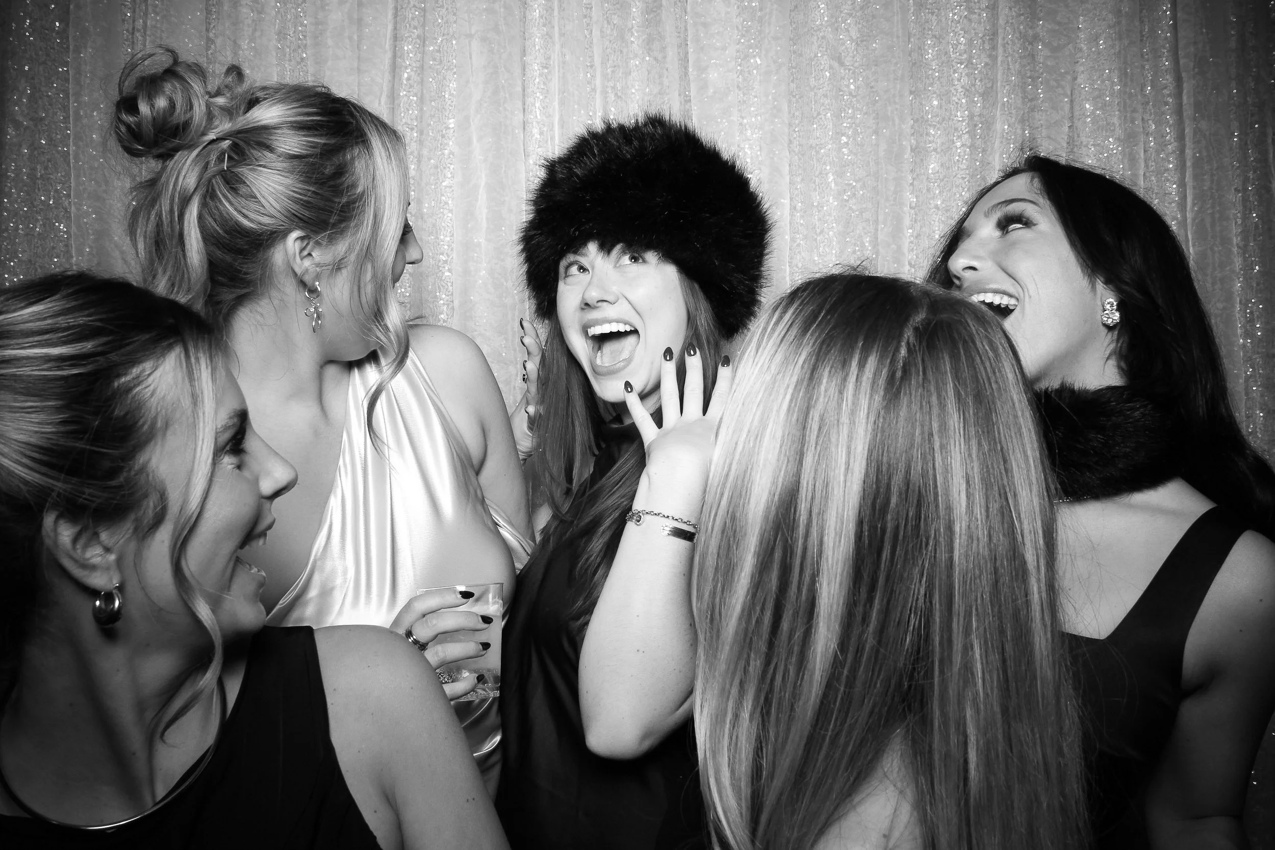 fotio-chicago-photobooth-vintage-bw--24.jpg