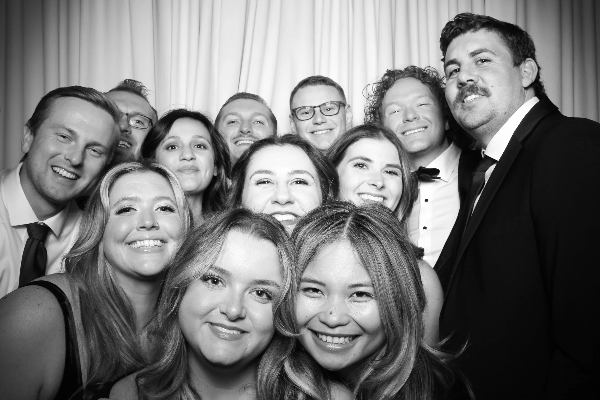 The_Rookery_Glam_Booth_Chicago_Historic_Wedding_Venue_005.jpg