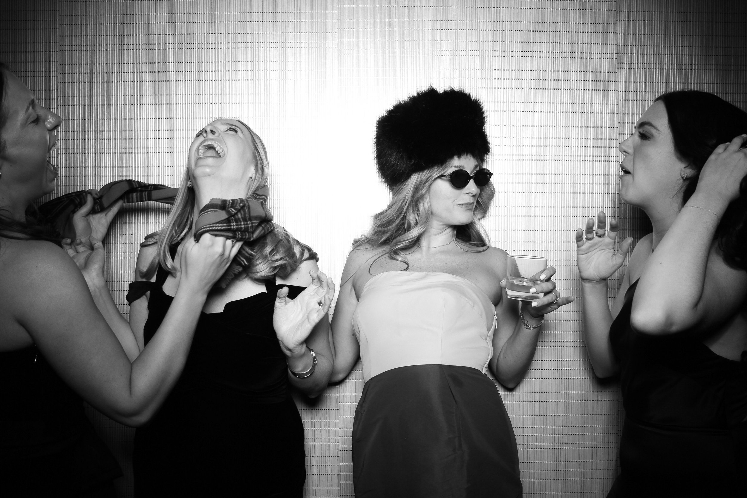 fotio-chicago-photobooth-vintage-bw-ritz-carlton-5.jpg