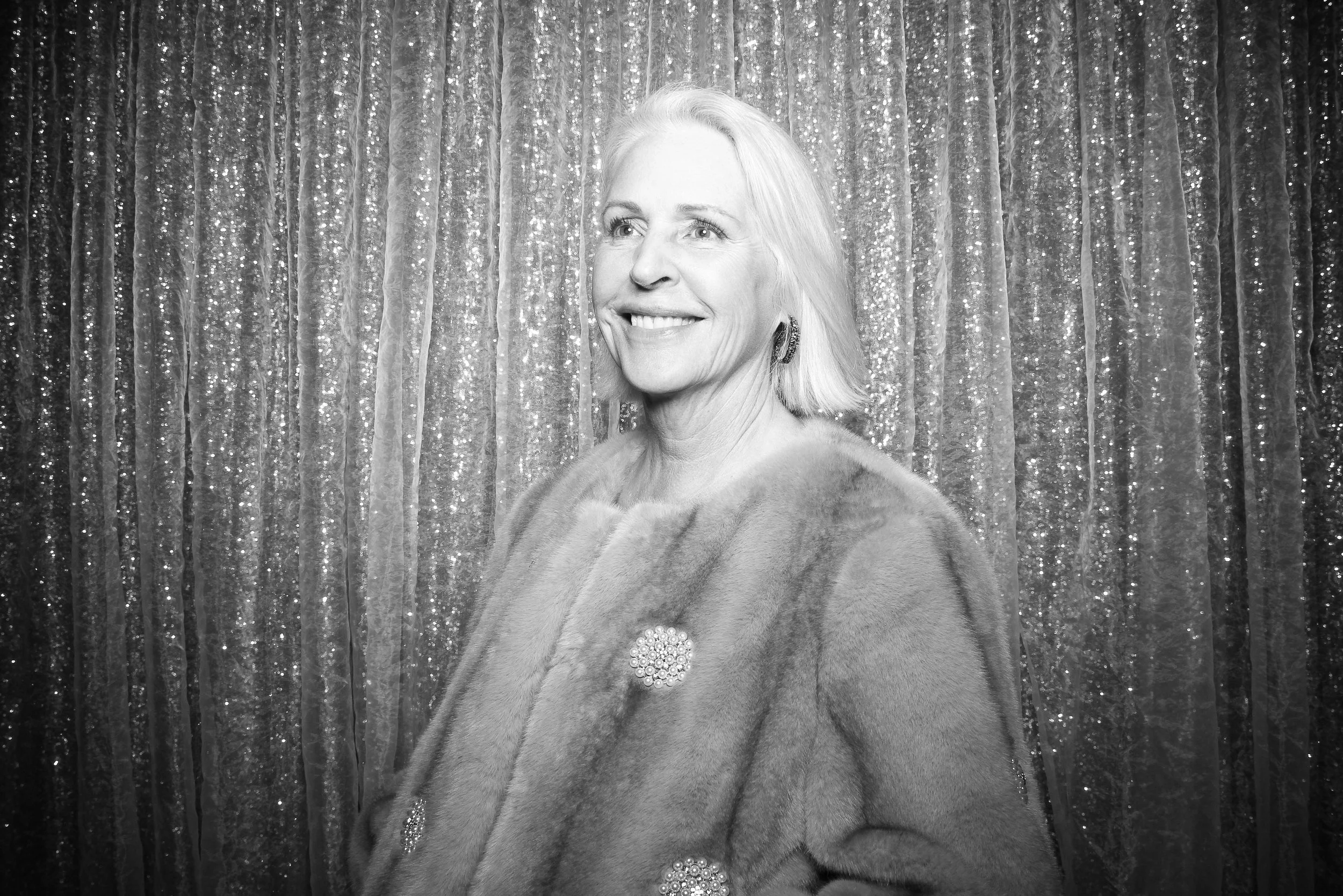 fotio-chicago-photobooth-vintage-bw-astorclub-7.jpg