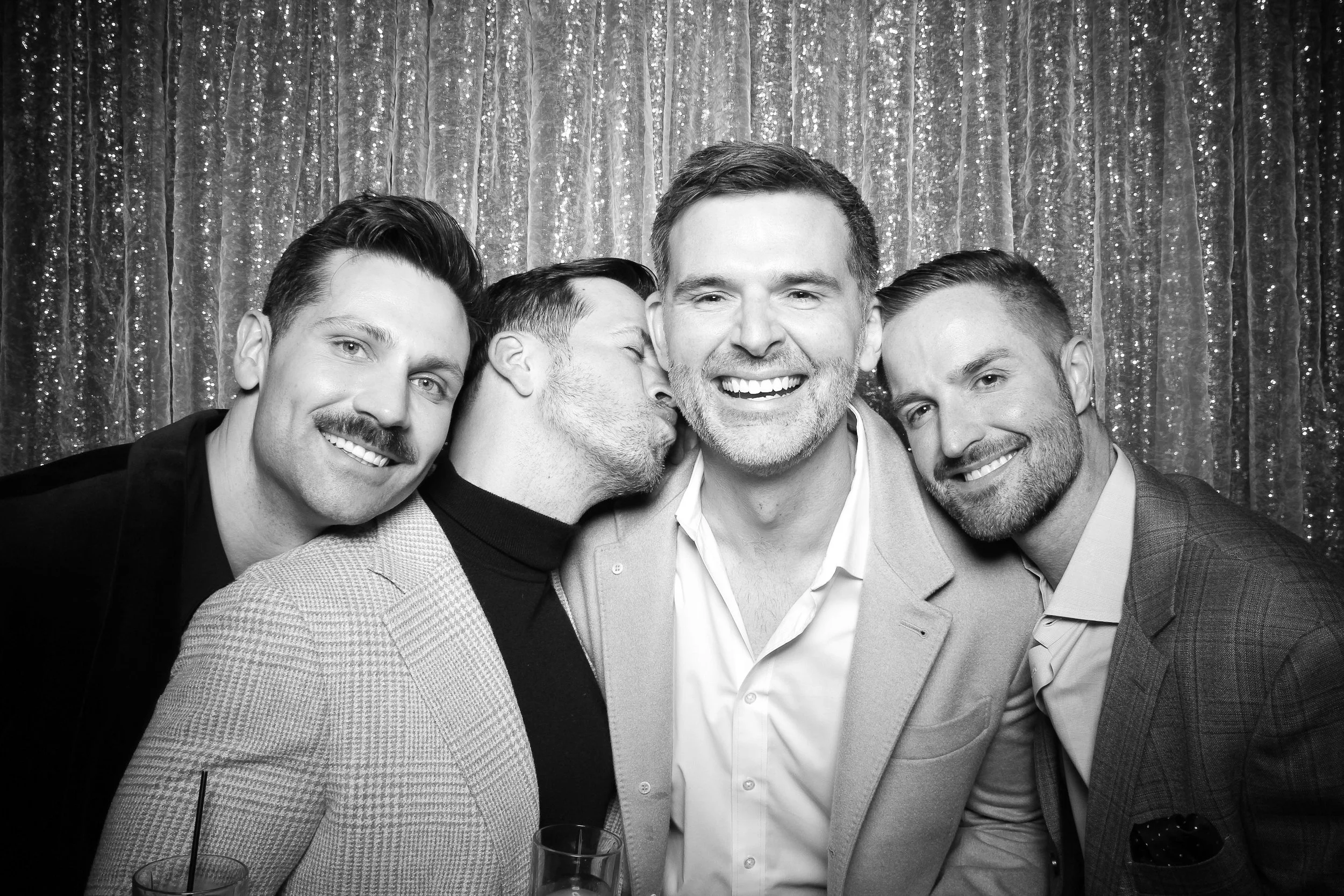 fotio-chicago-photobooth-vintage-bw-astorclub-18.jpg