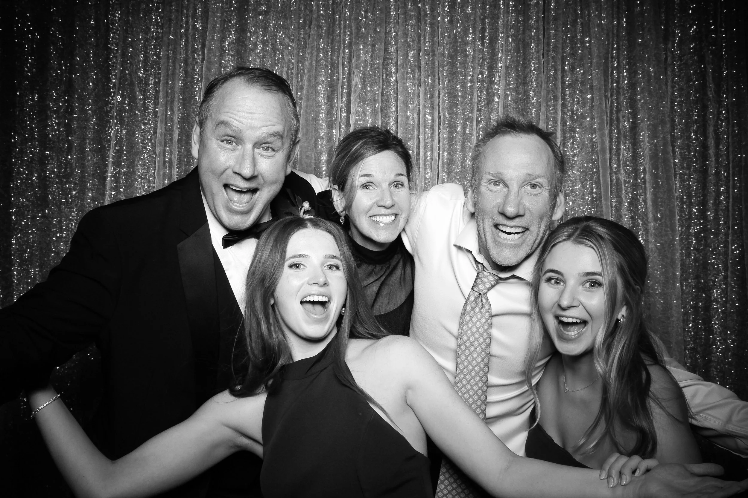 fotio-chicago-photobooth-vintage-bw-chevychase-19.jpg