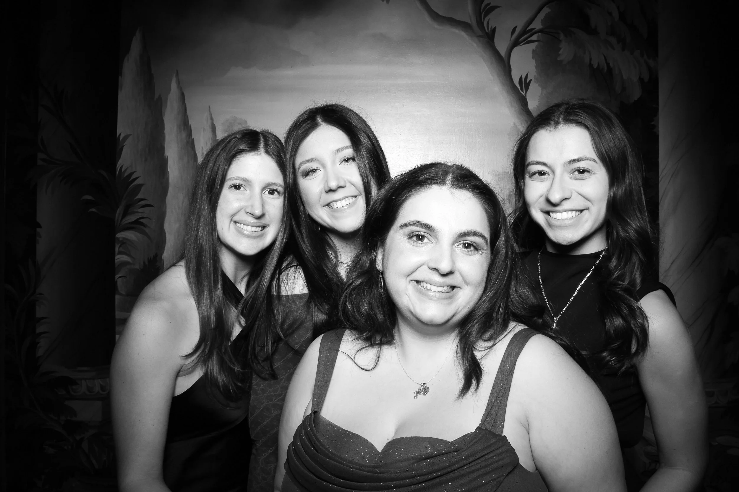 fotio-chicago-photobooth-vintage-bw-hilton-3.jpg
