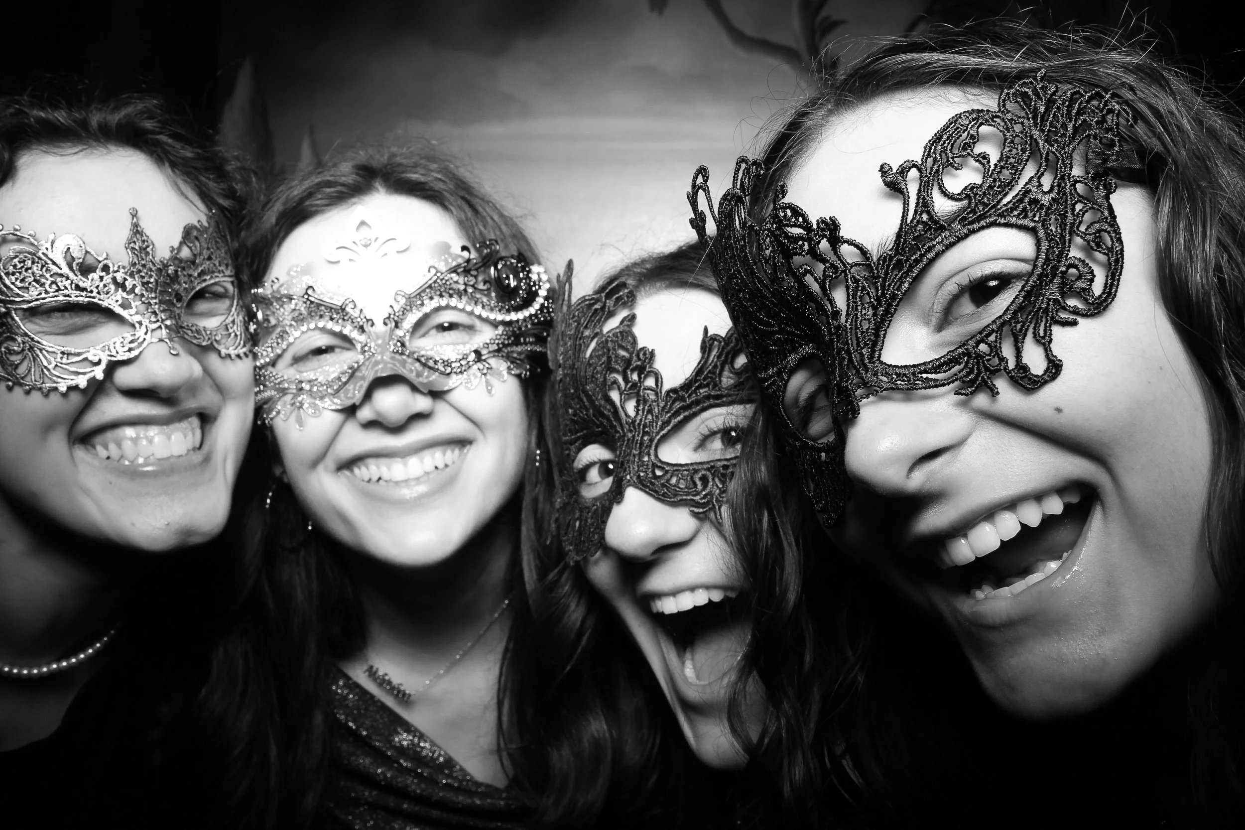 fotio-chicago-photobooth-vintage-bw-hilton-12.jpg
