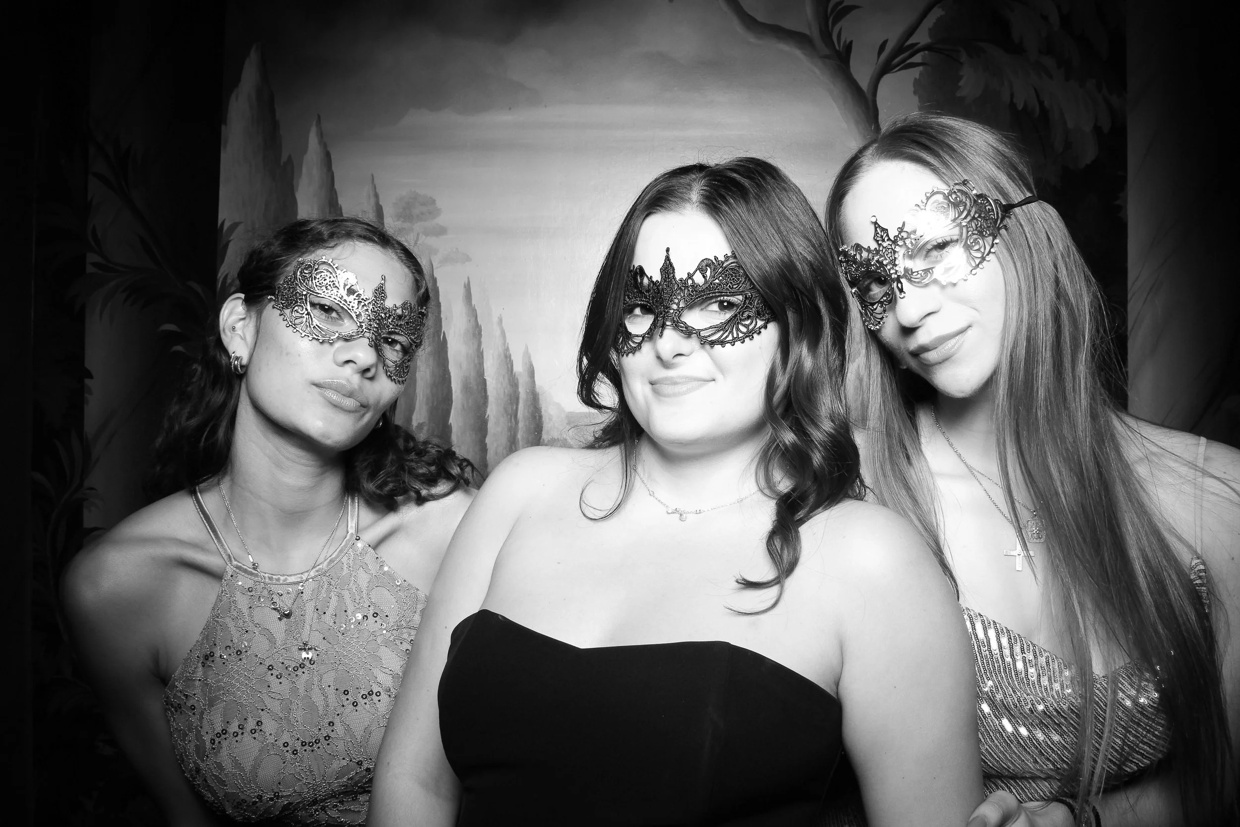 fotio-chicago-photobooth-vintage-bw-hilton-14.jpg