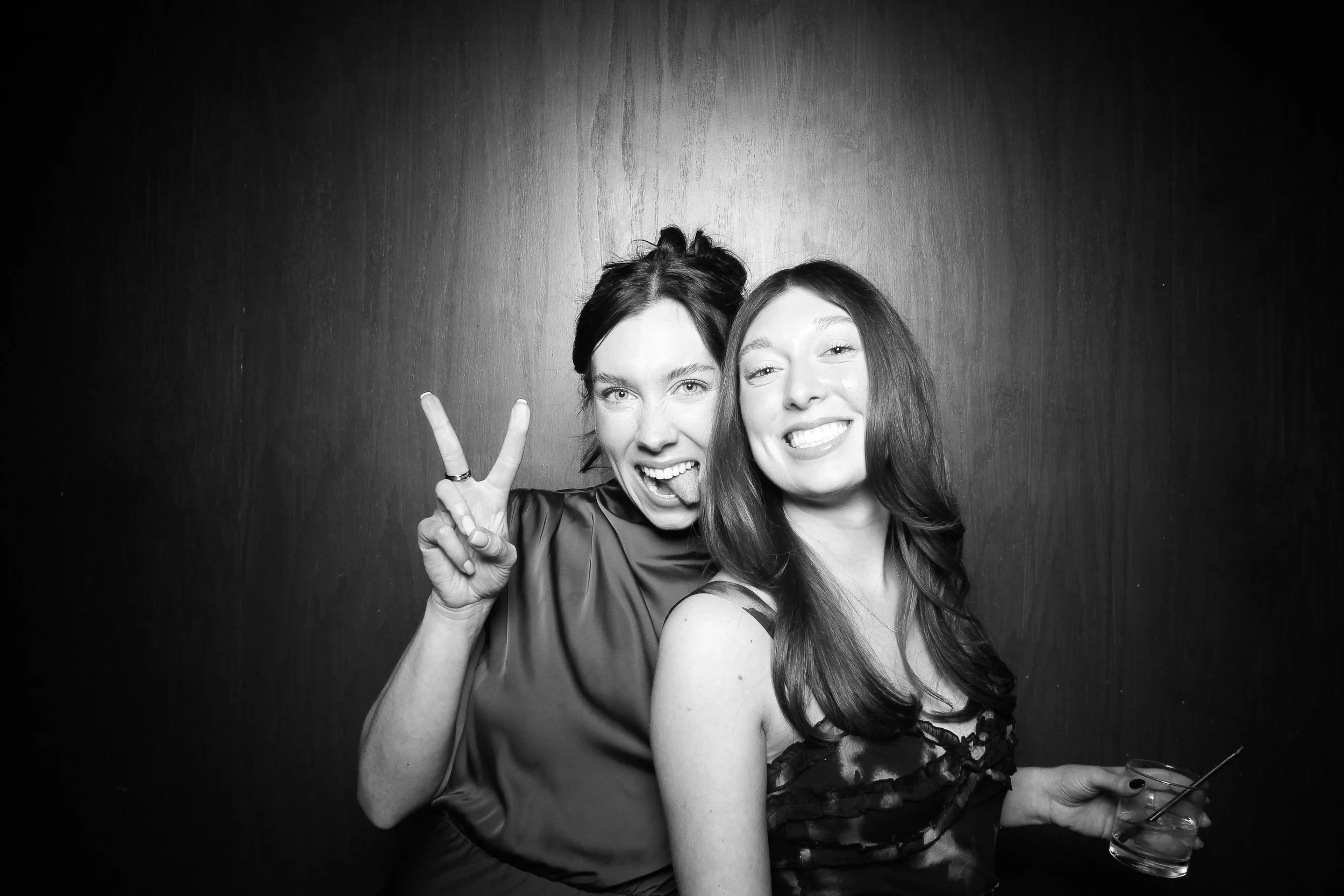fotio-chicago-photobooth-vintage-bw-arifact-events-8.jpg