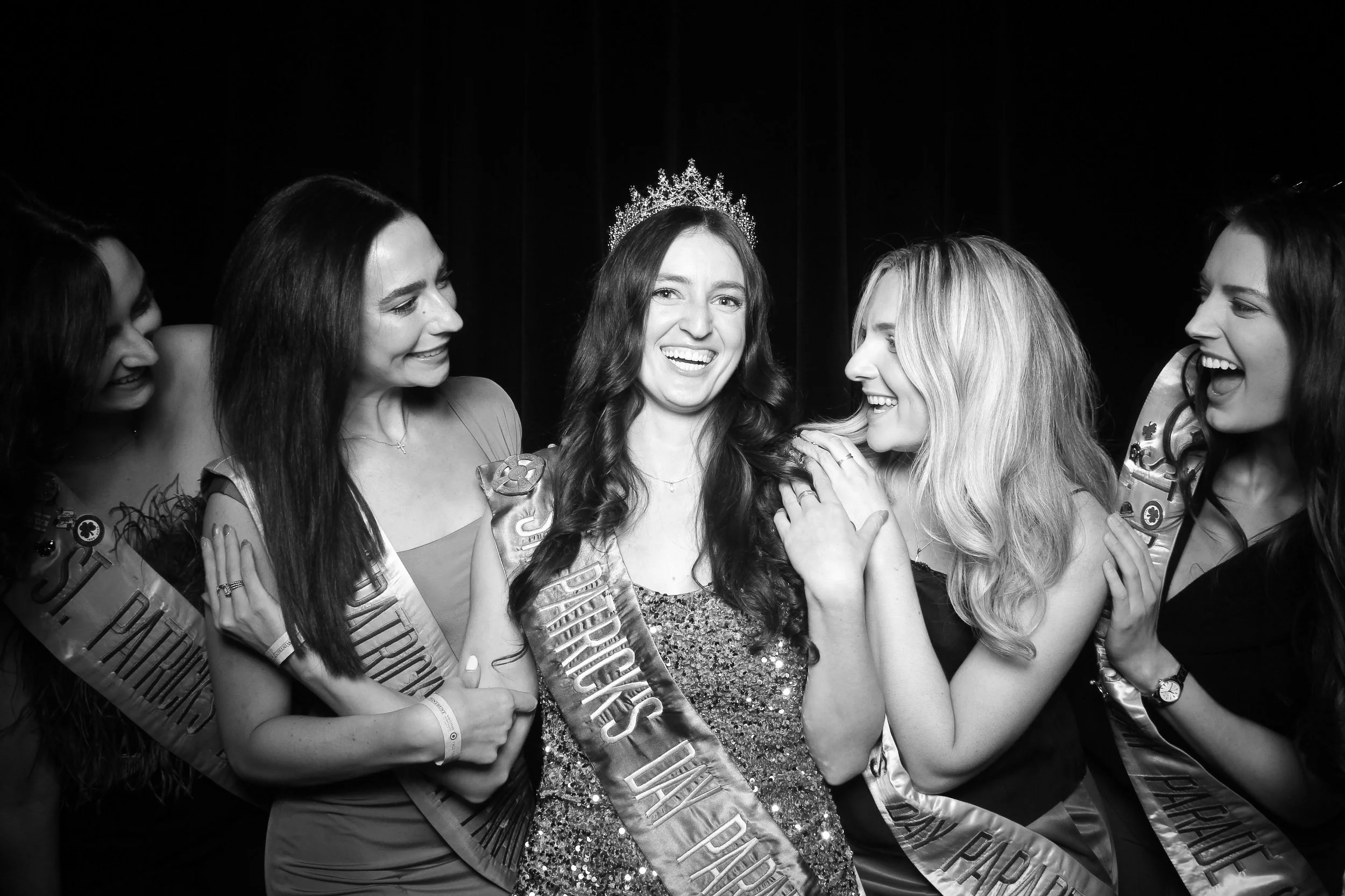 fotio-chicago-photobooth-vintage-bw-young-irish-2.jpg