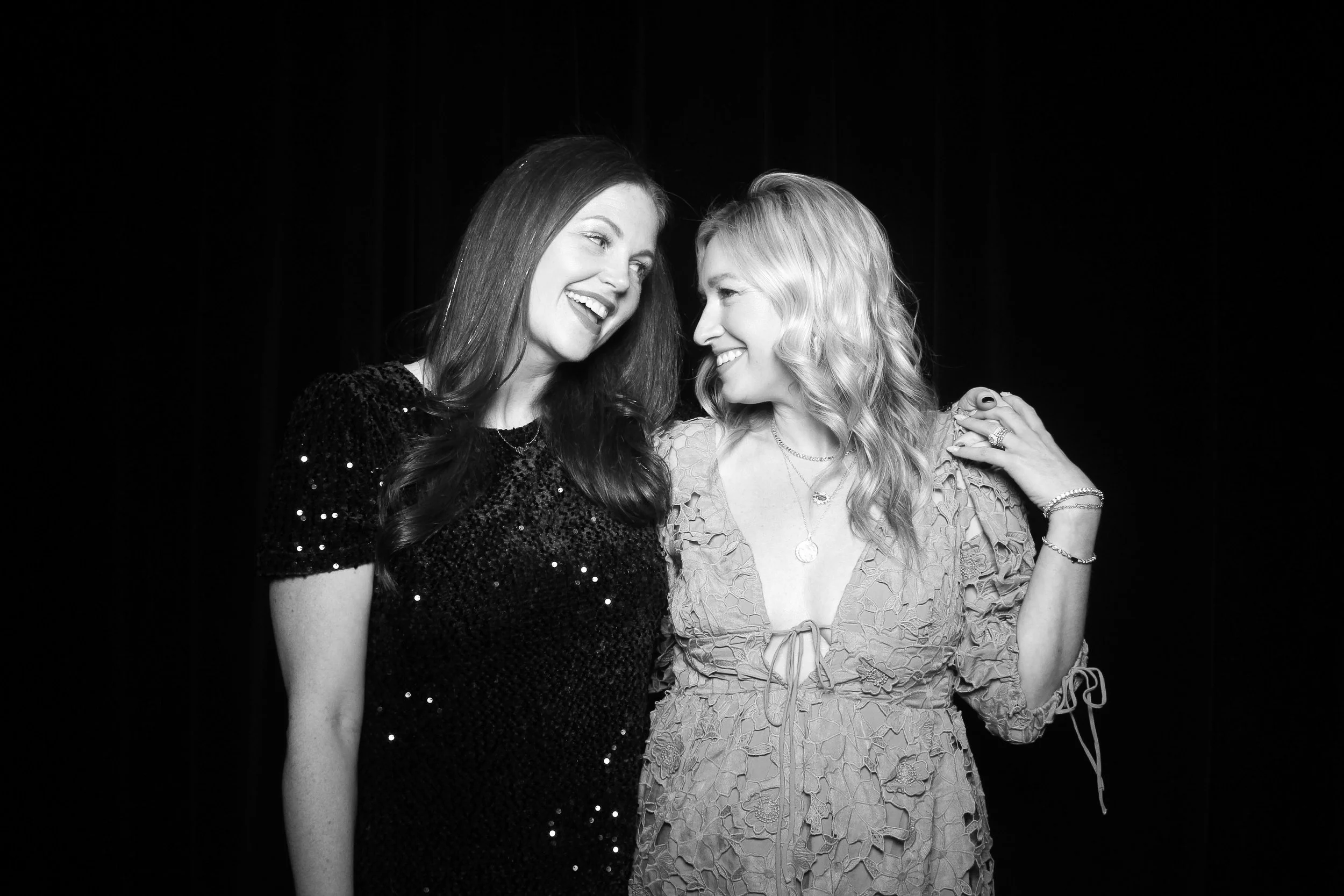 fotio-chicago-photobooth-vintage-bw-young-irish-4.jpg