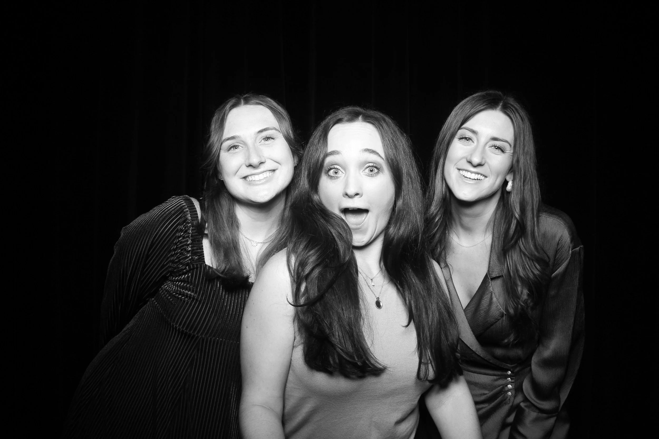 fotio-chicago-photobooth-vintage-bw-young-irish-5.jpg