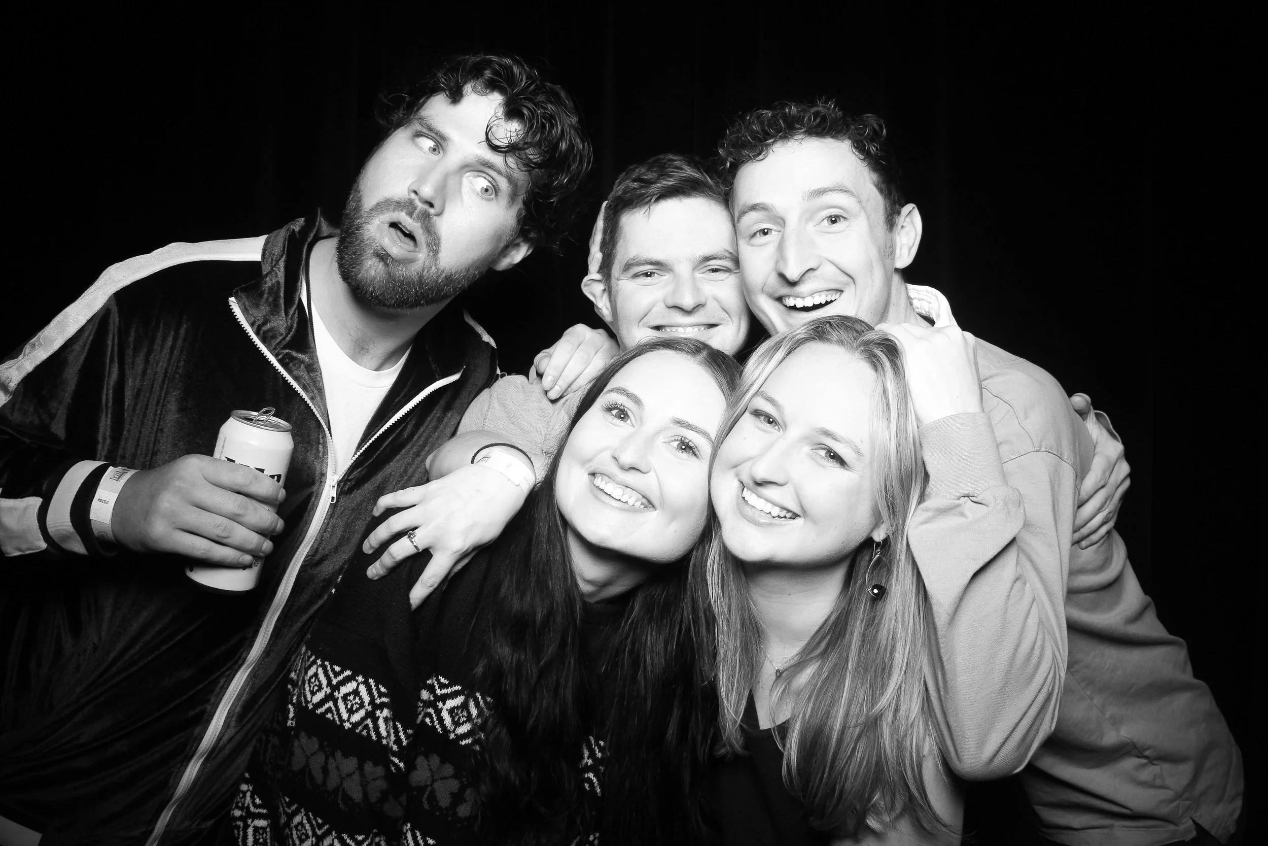 fotio-chicago-photobooth-vintage-bw-young-irish-10.jpg