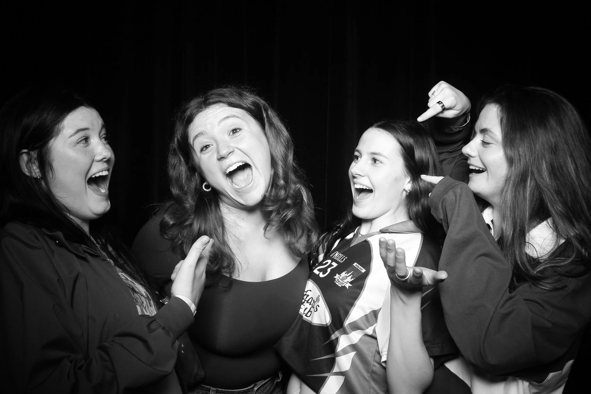 fotio-chicago-photobooth-vintage-bw-young-irish-23.jpg