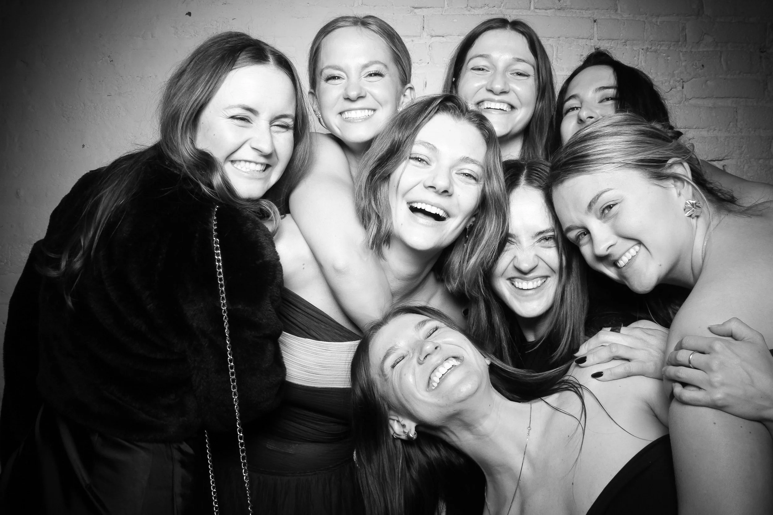 fotio-chicago-photobooth-vintage-bw-walden--2.jpg