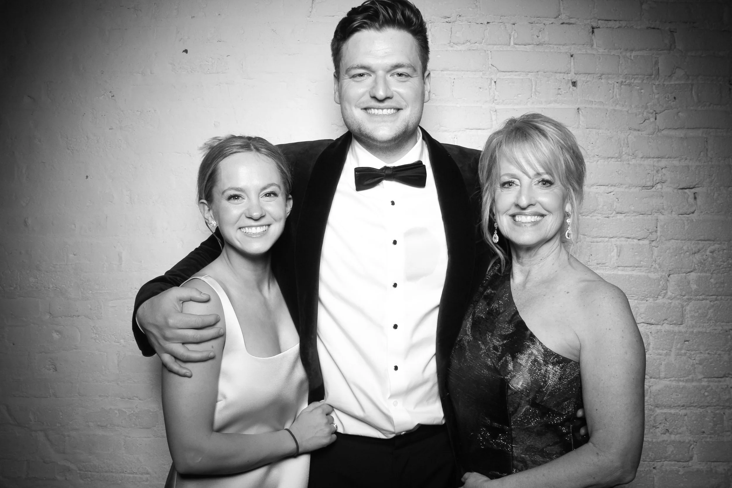 fotio-chicago-photobooth-vintage-bw-walden--4.jpg