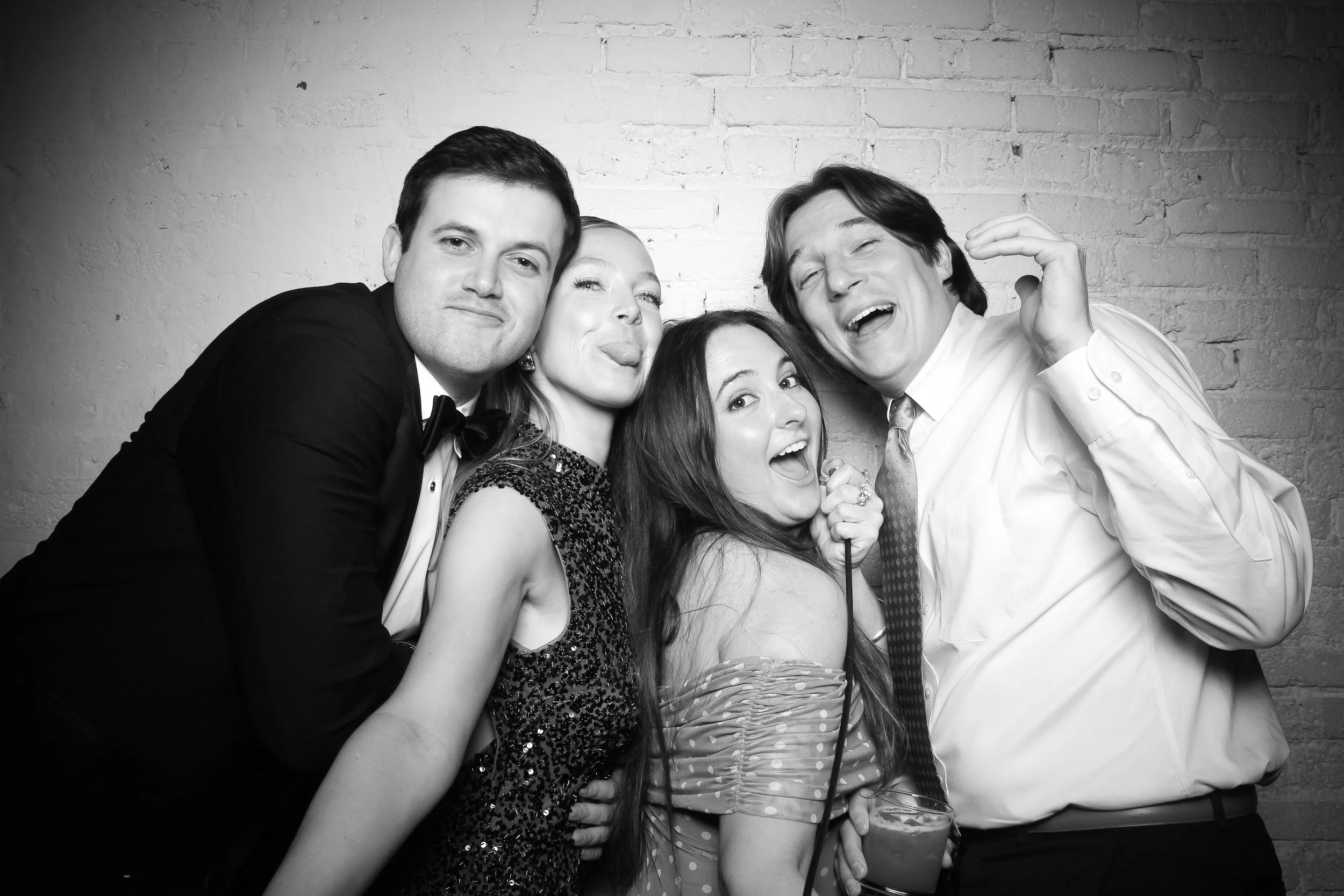 fotio-chicago-photobooth-vintage-bw-walden--12.jpg