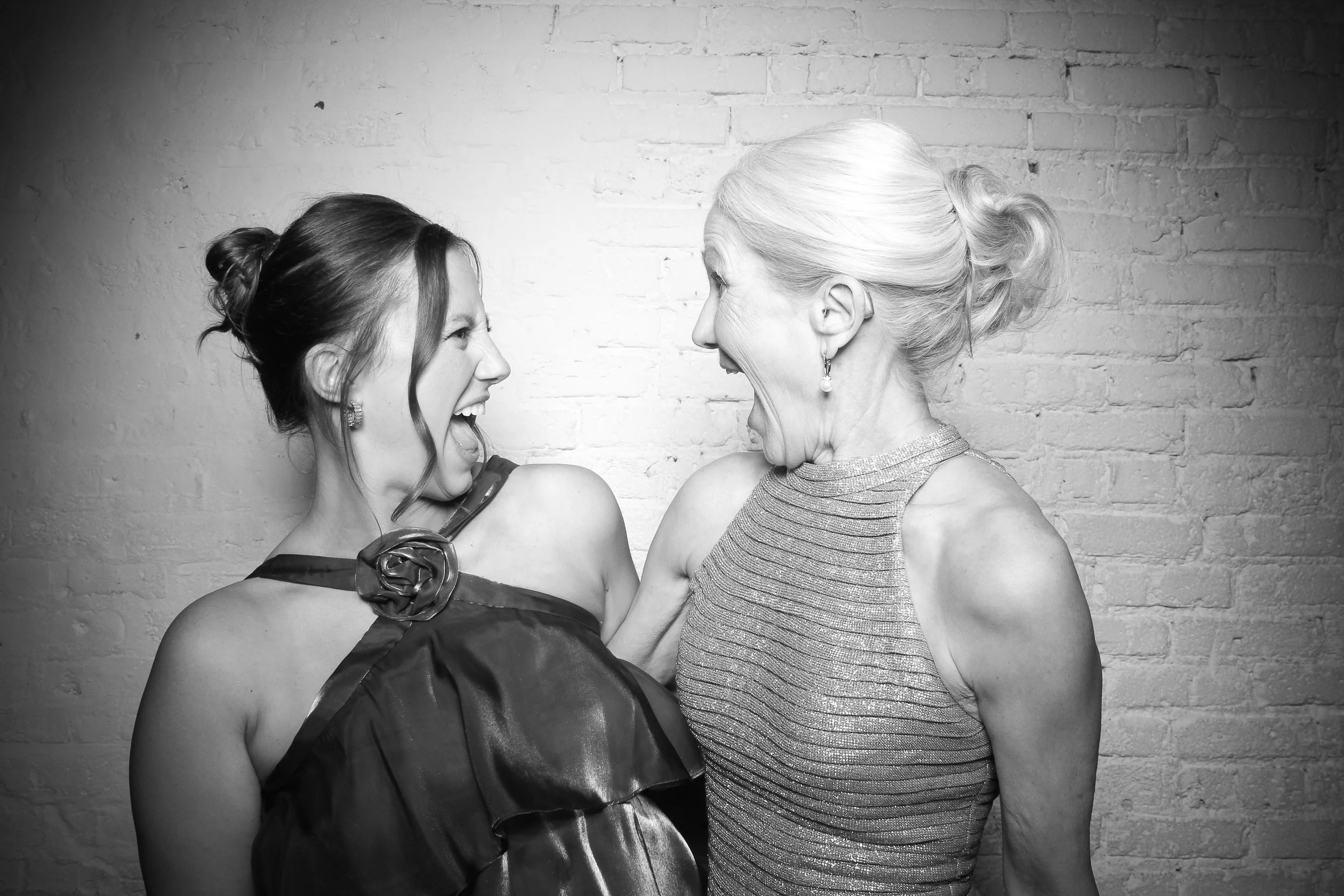 fotio-chicago-photobooth-vintage-bw-walden--13.jpg