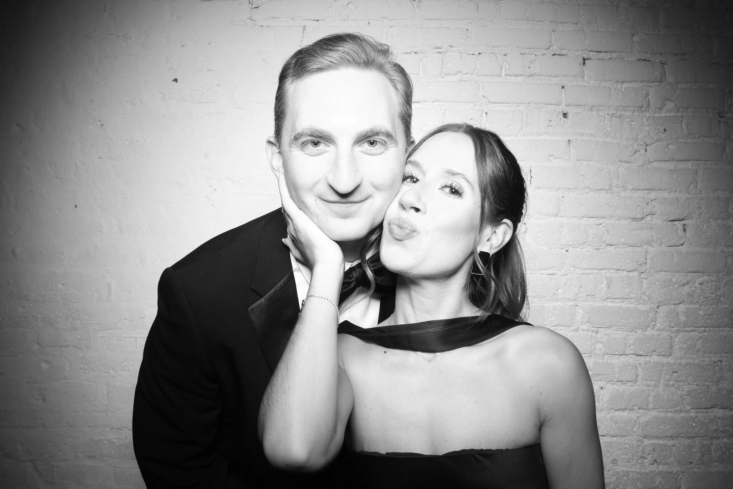 fotio-chicago-photobooth-vintage-bw-walden--14.jpg