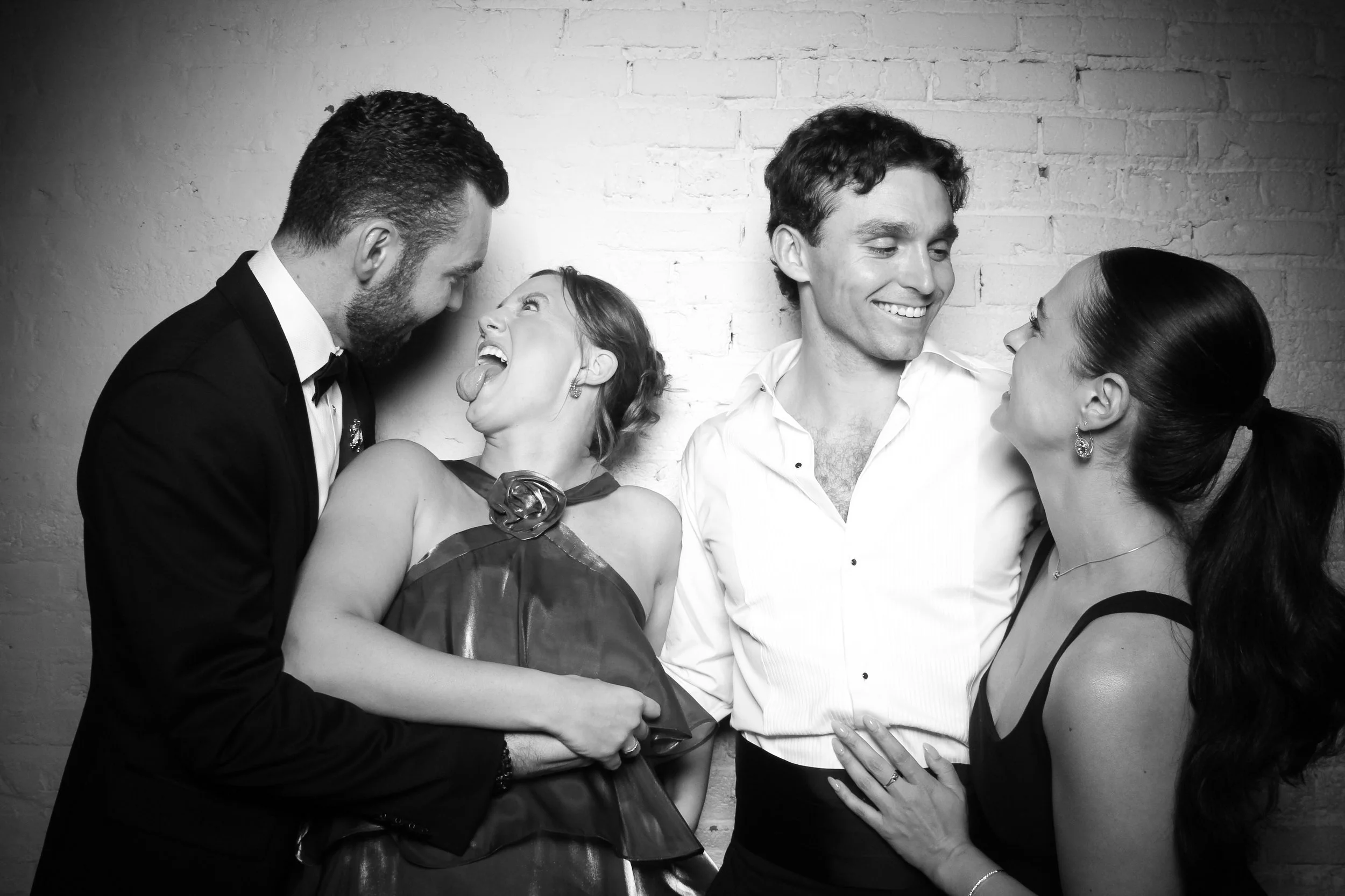 fotio-chicago-photobooth-vintage-bw-walden--21.jpg
