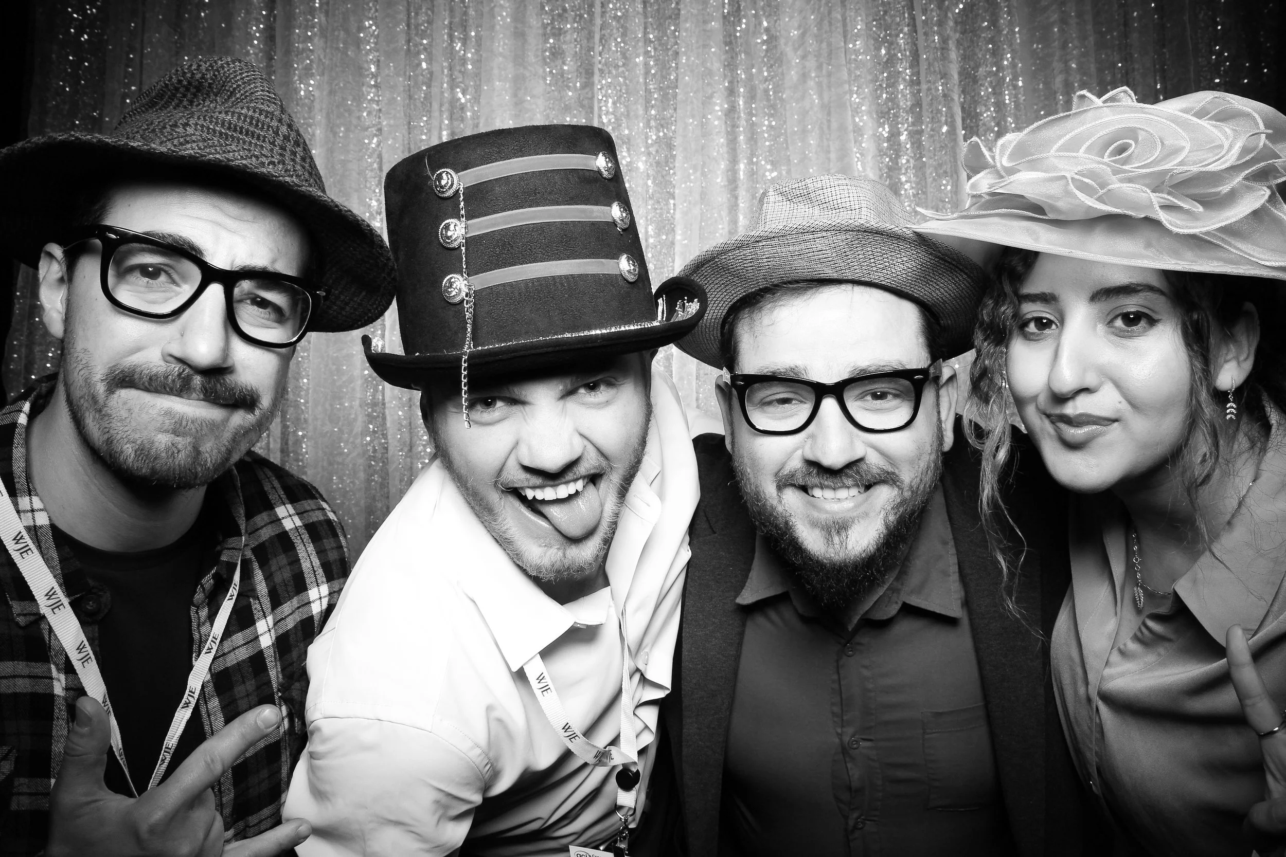 fotio-chicago-photobooth-vintage-bw-joes-rosemont-12.jpg