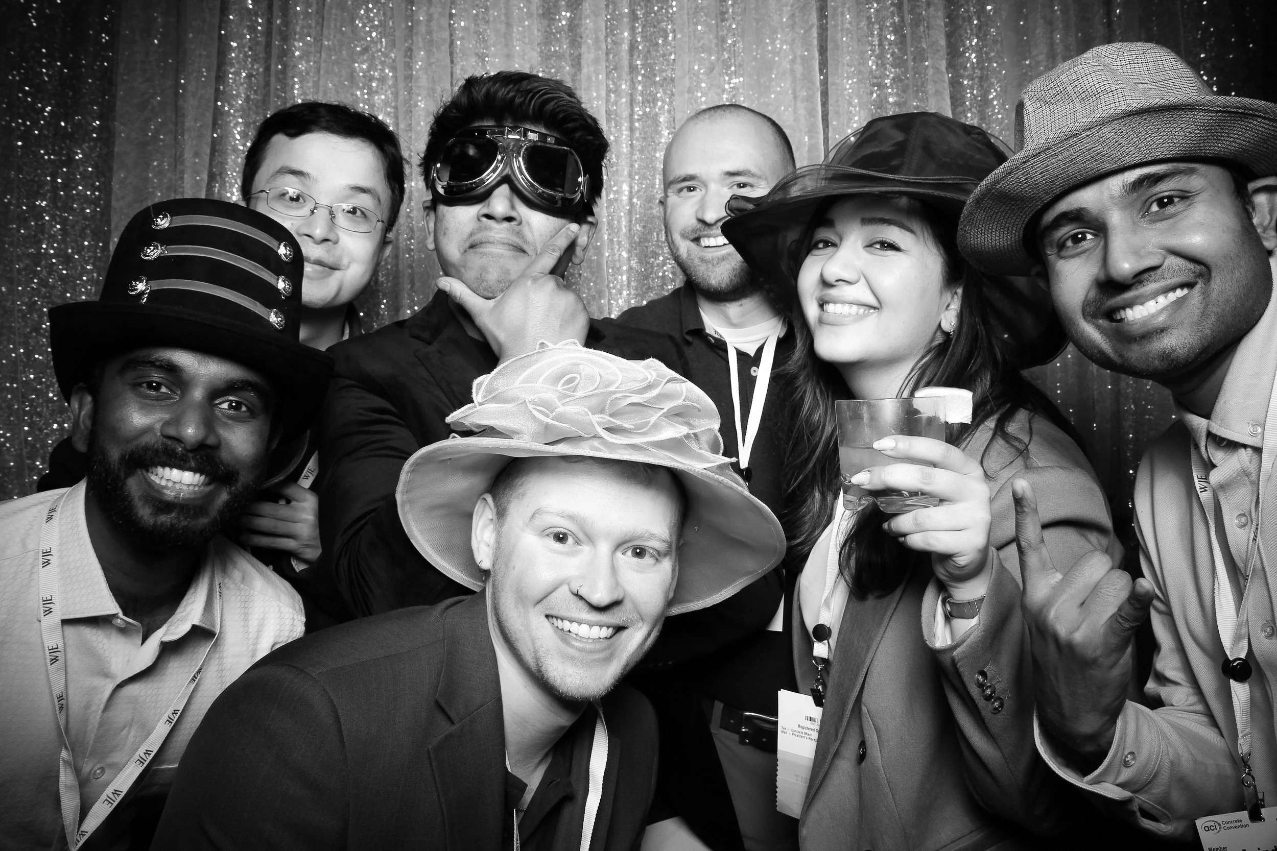 fotio-chicago-photobooth-vintage-bw-joes-rosemont-17.jpg