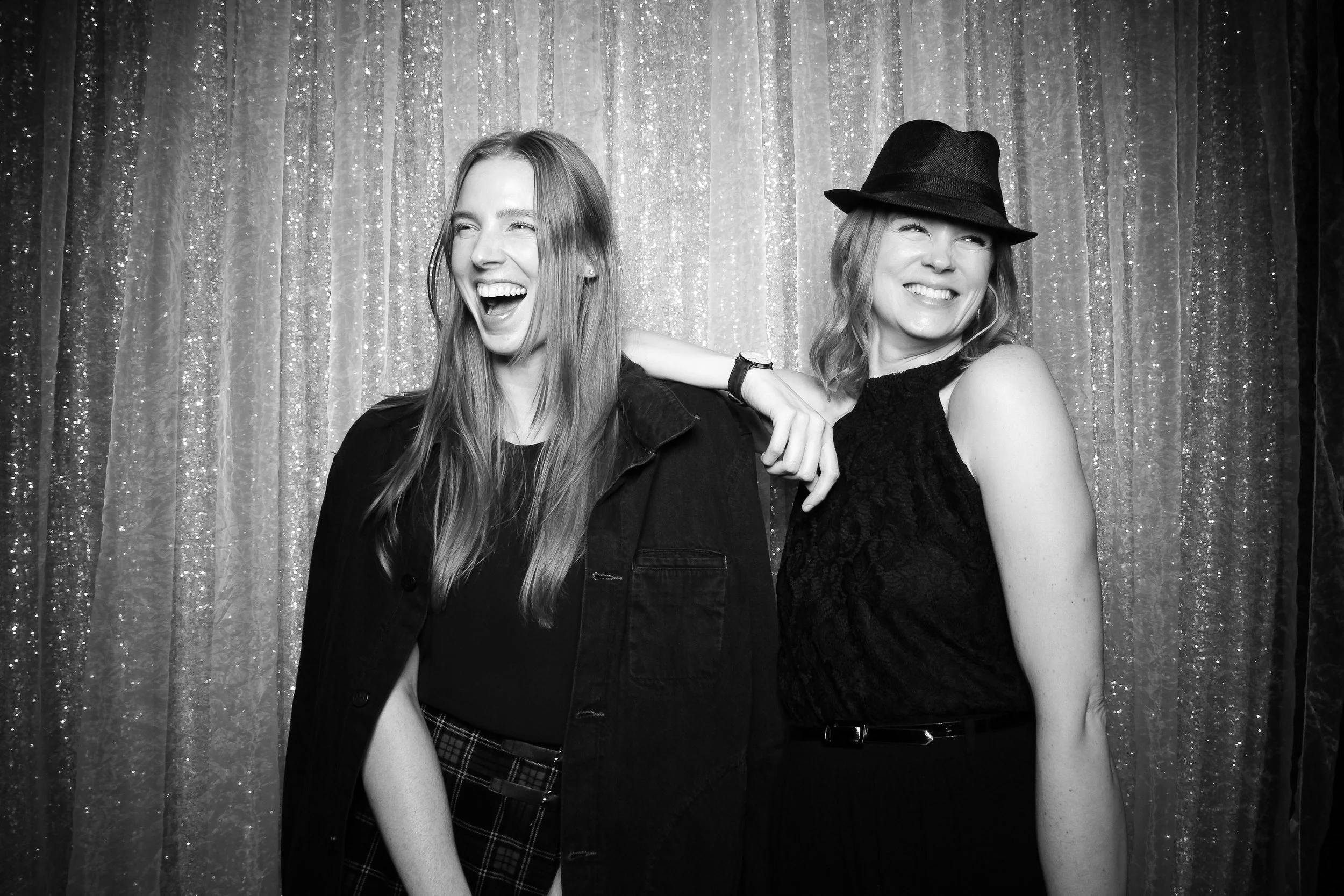 fotio-chicago-photobooth-vintage-bw-4.jpg
