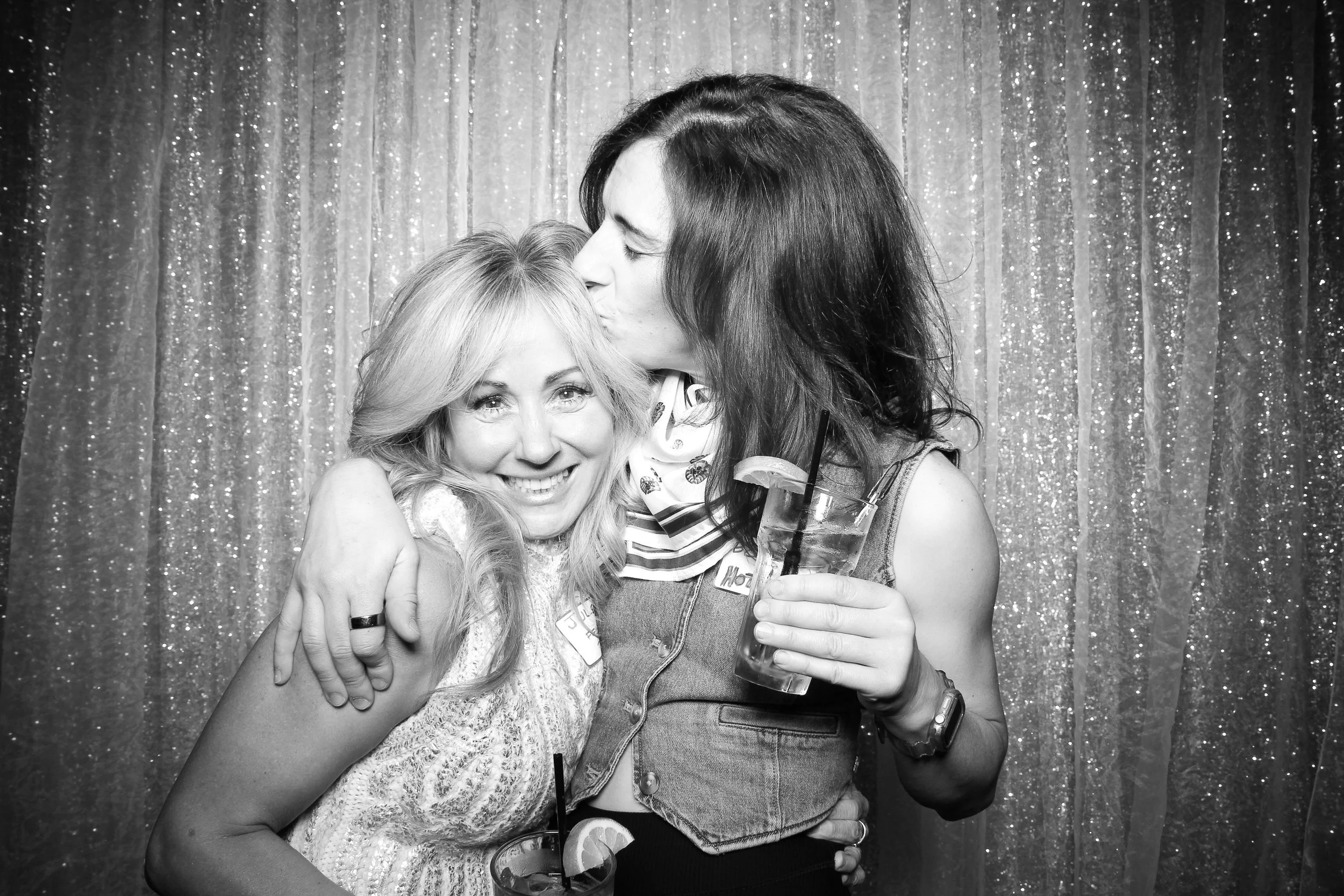 fotio-chicago-photobooth-vintage-bw-12.jpg