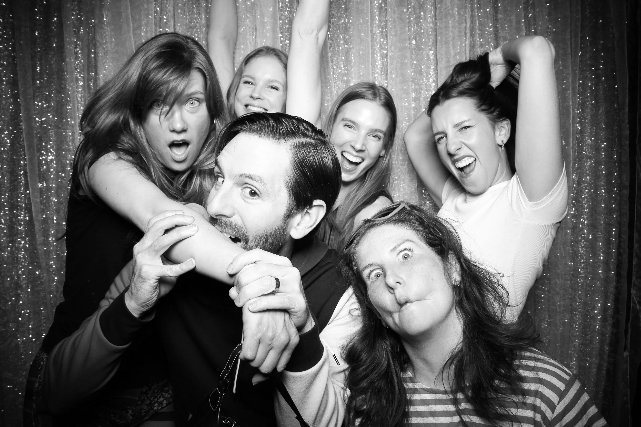 fotio-chicago-photobooth-vintage-bw-19.jpg