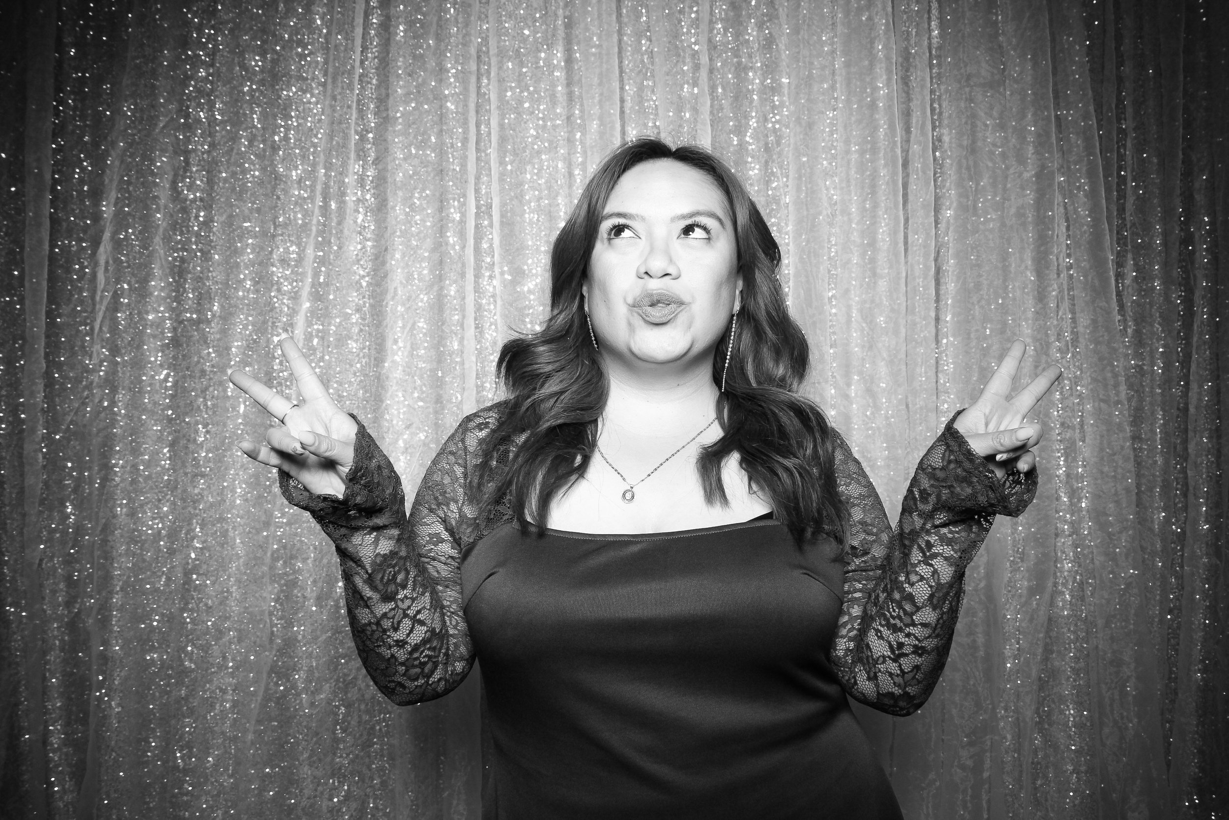 fotio-photobooth-chicago-vintage-bw-langham-1.jpg