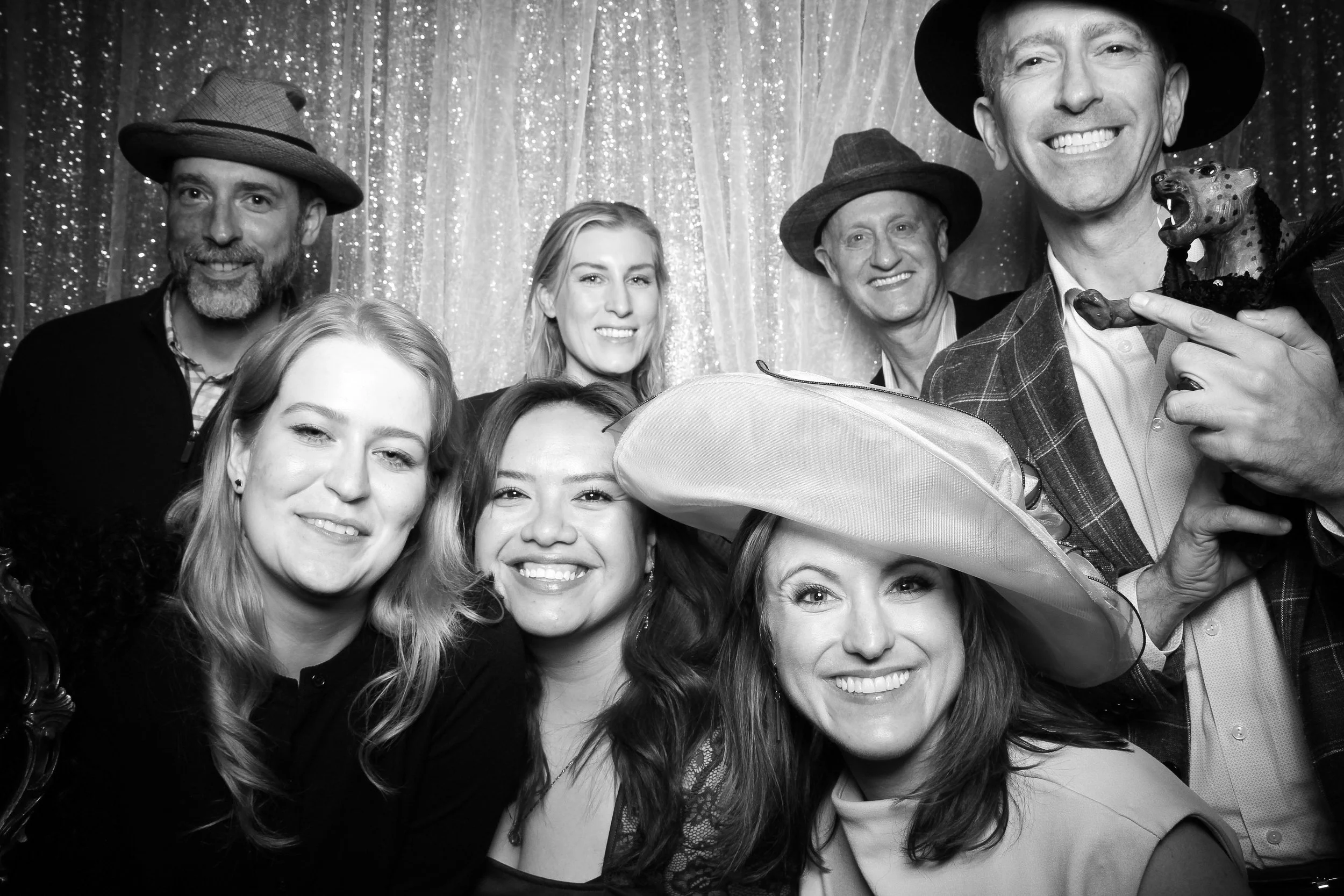 fotio-photobooth-chicago-vintage-bw-langham-9.jpg