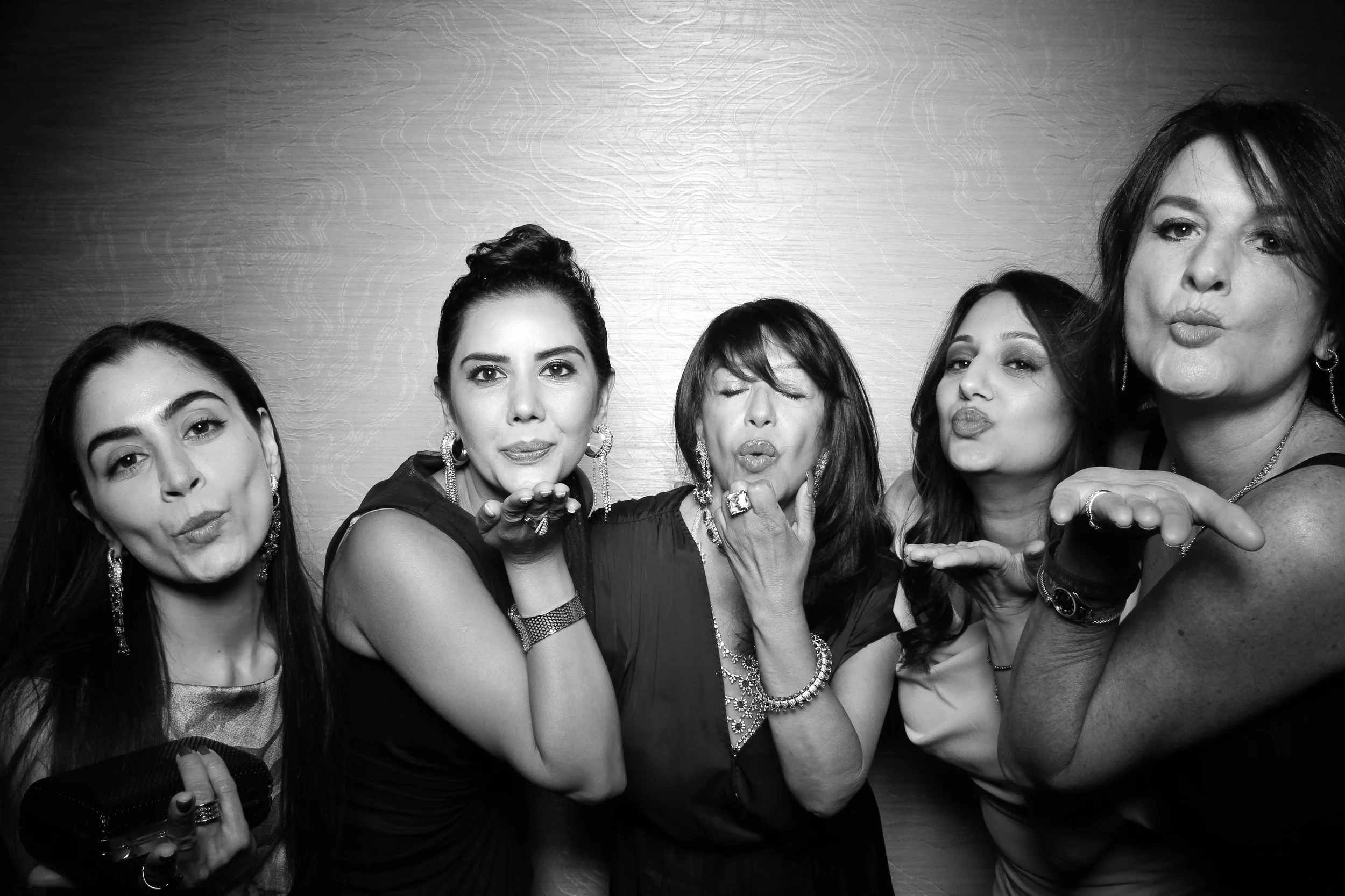 Ritz_Carlton_Chicago_Grand_Ballroom_Gala_Photo_Glam_Booth_013.jpg