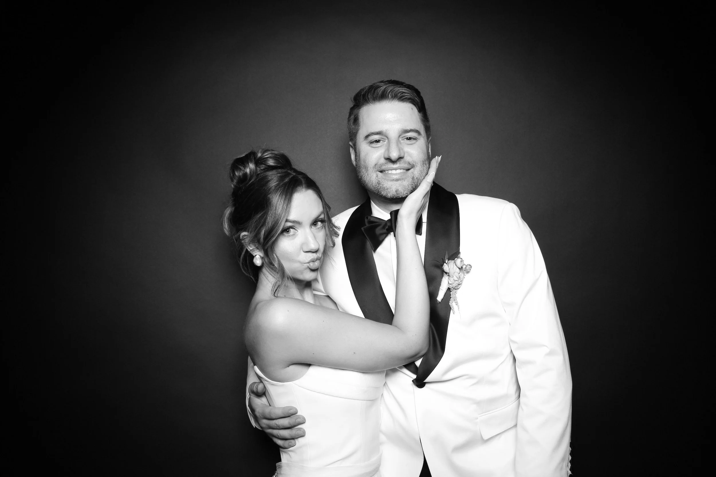 Chicago_Winery_Wedding_Reception_Review_Glam_Booth_003.jpg