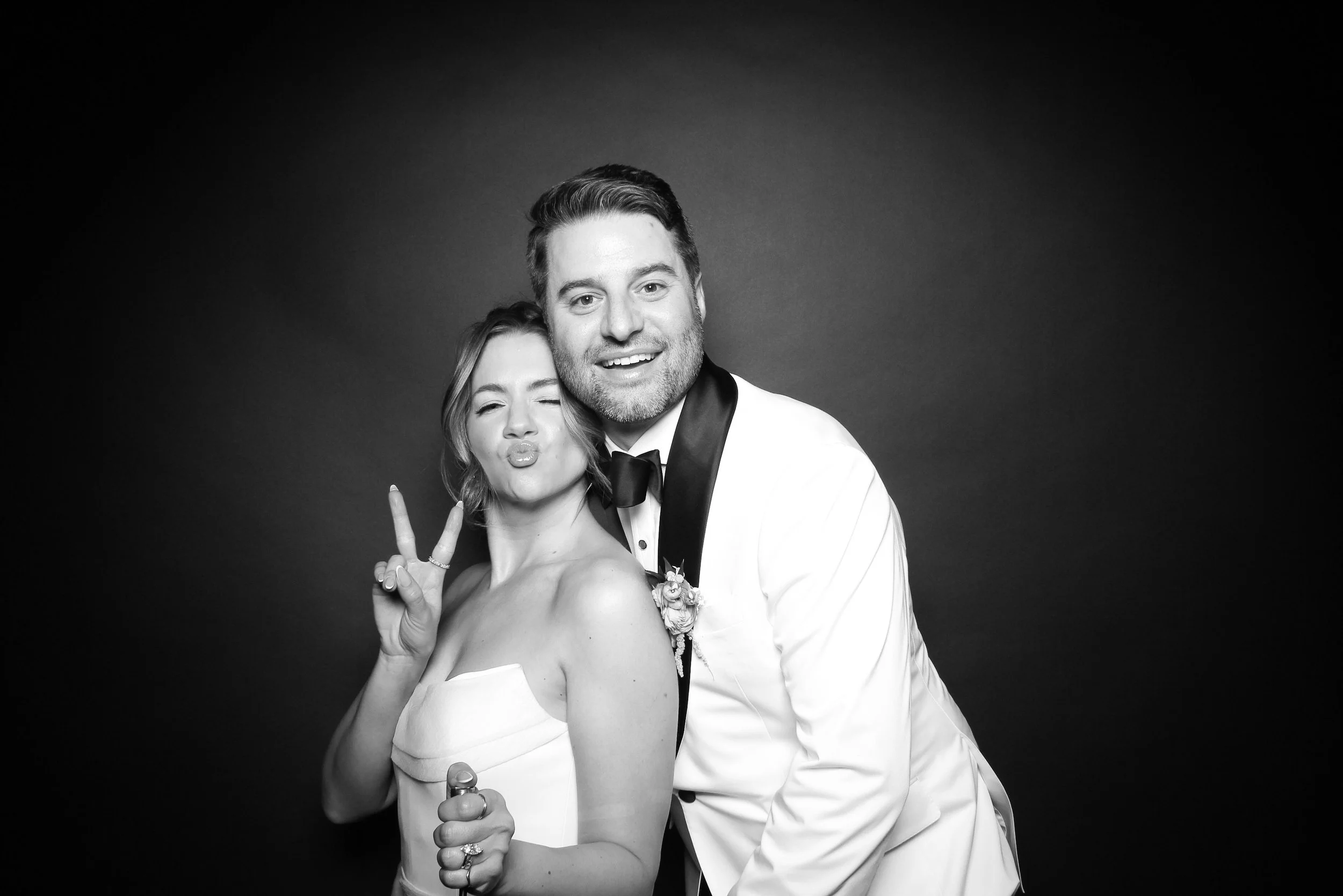 Chicago_Winery_Wedding_Reception_Review_Glam_Booth_004.jpg