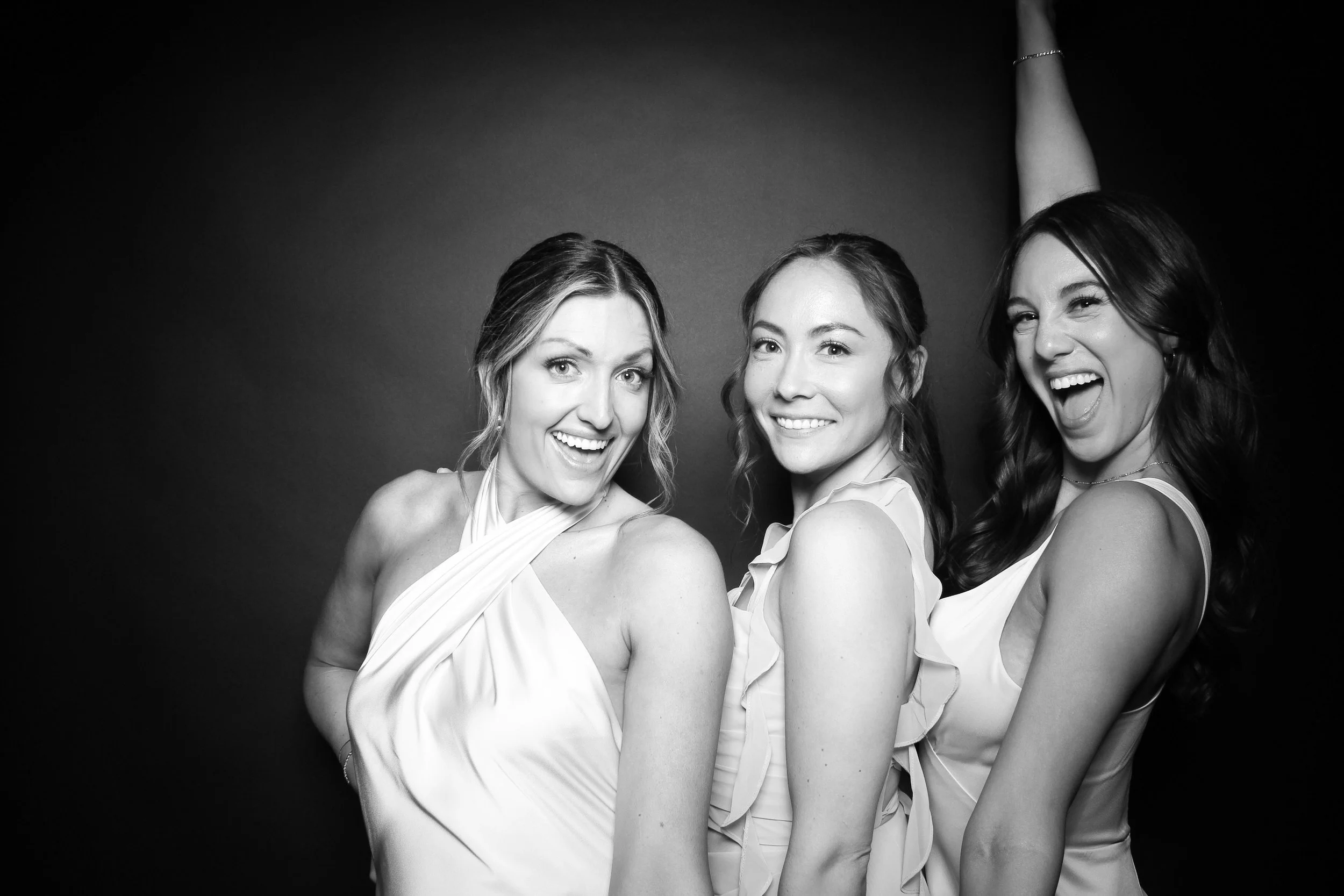 Chicago_Winery_Wedding_Reception_Review_Glam_Booth_013.jpg
